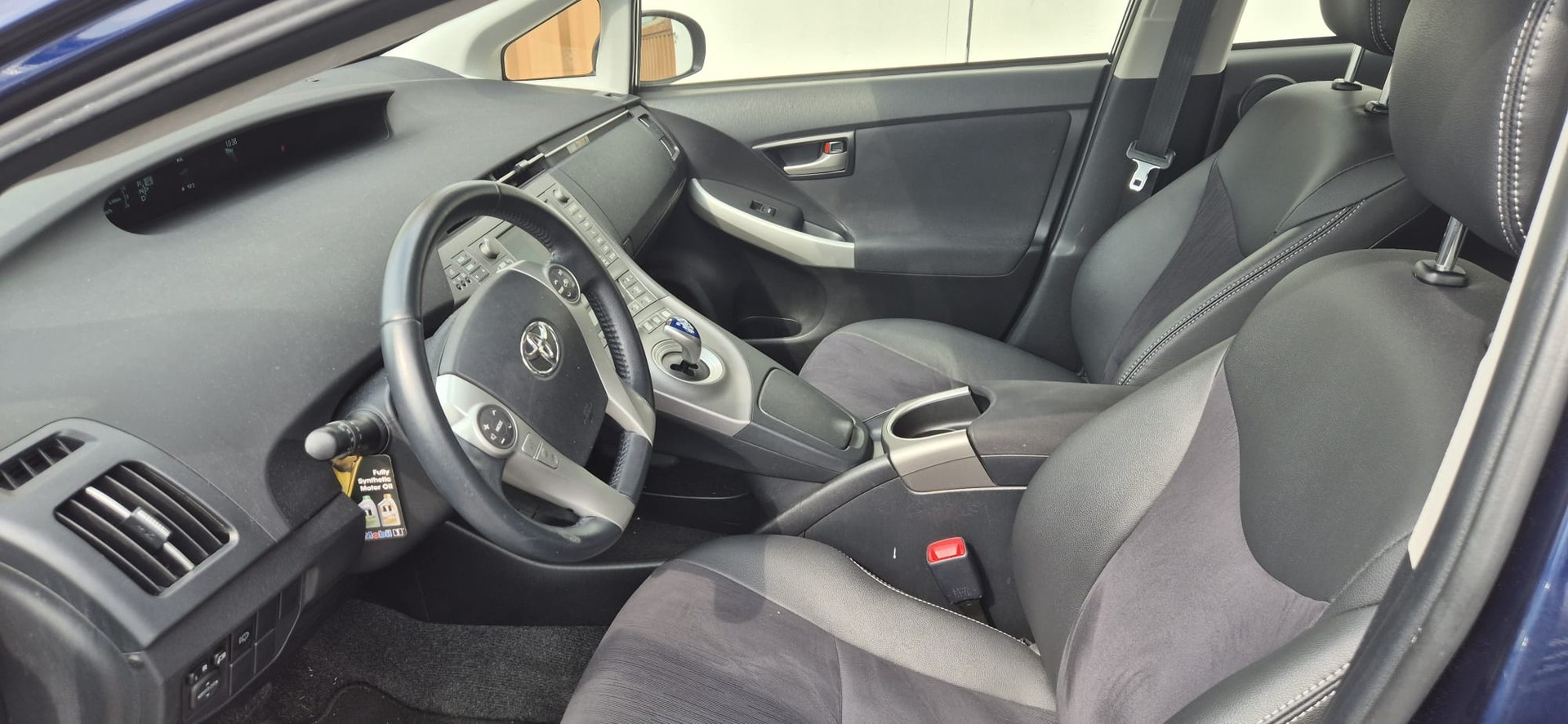 TOYOTA Prius 1.8 16V HSD Sol-image-4