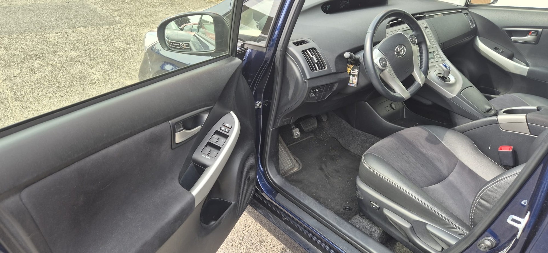 TOYOTA Prius 1.8 16V HSD Sol-image-9