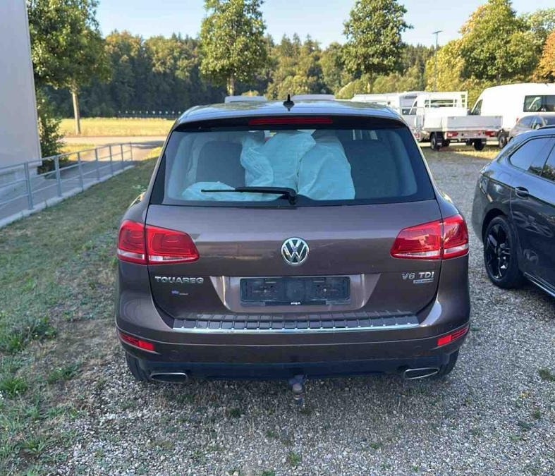 VW Touareg 3.0 TDI BlueMotion Technology Tiptronic-image-4