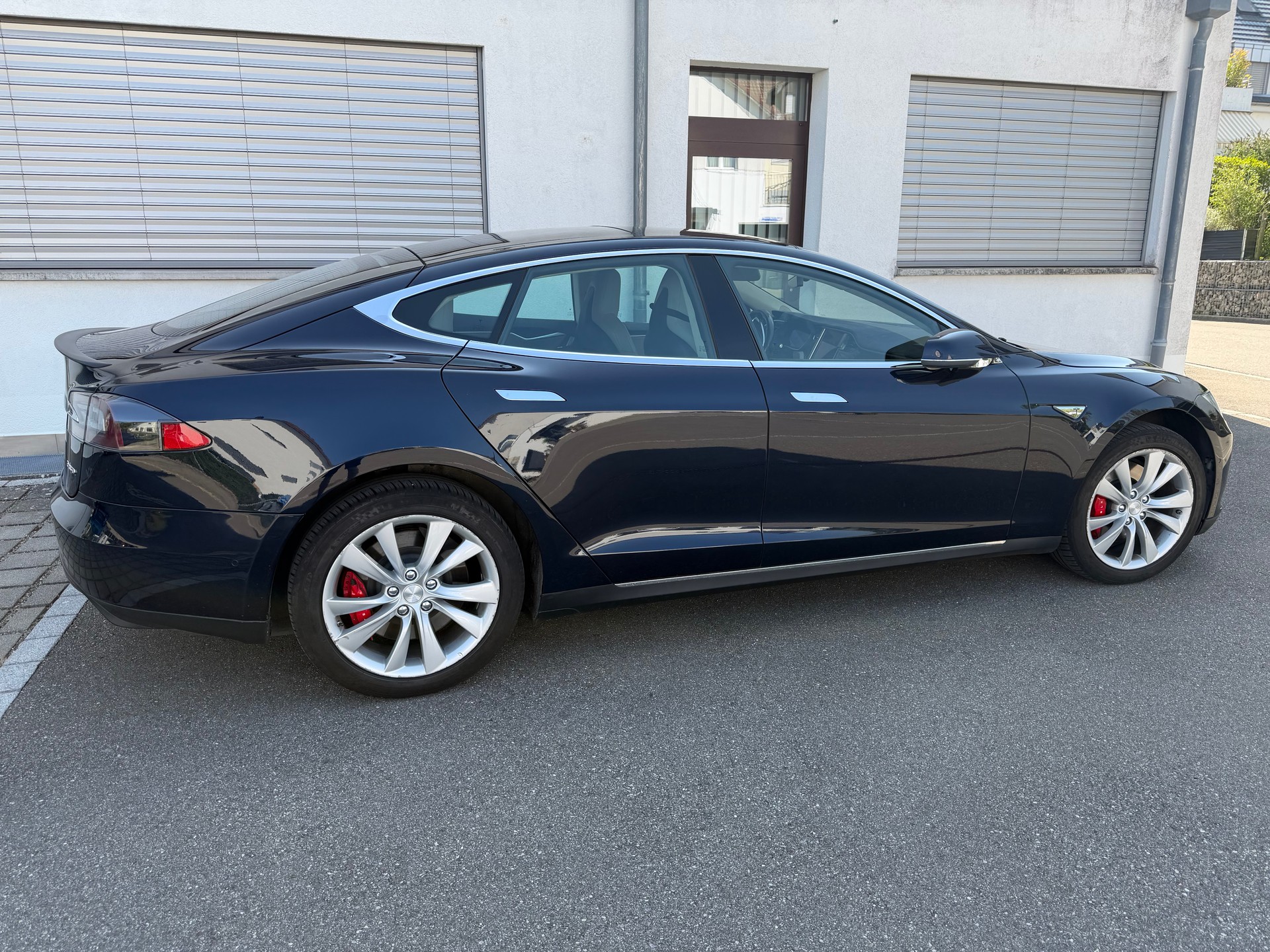 TESLA 85 Performance D
