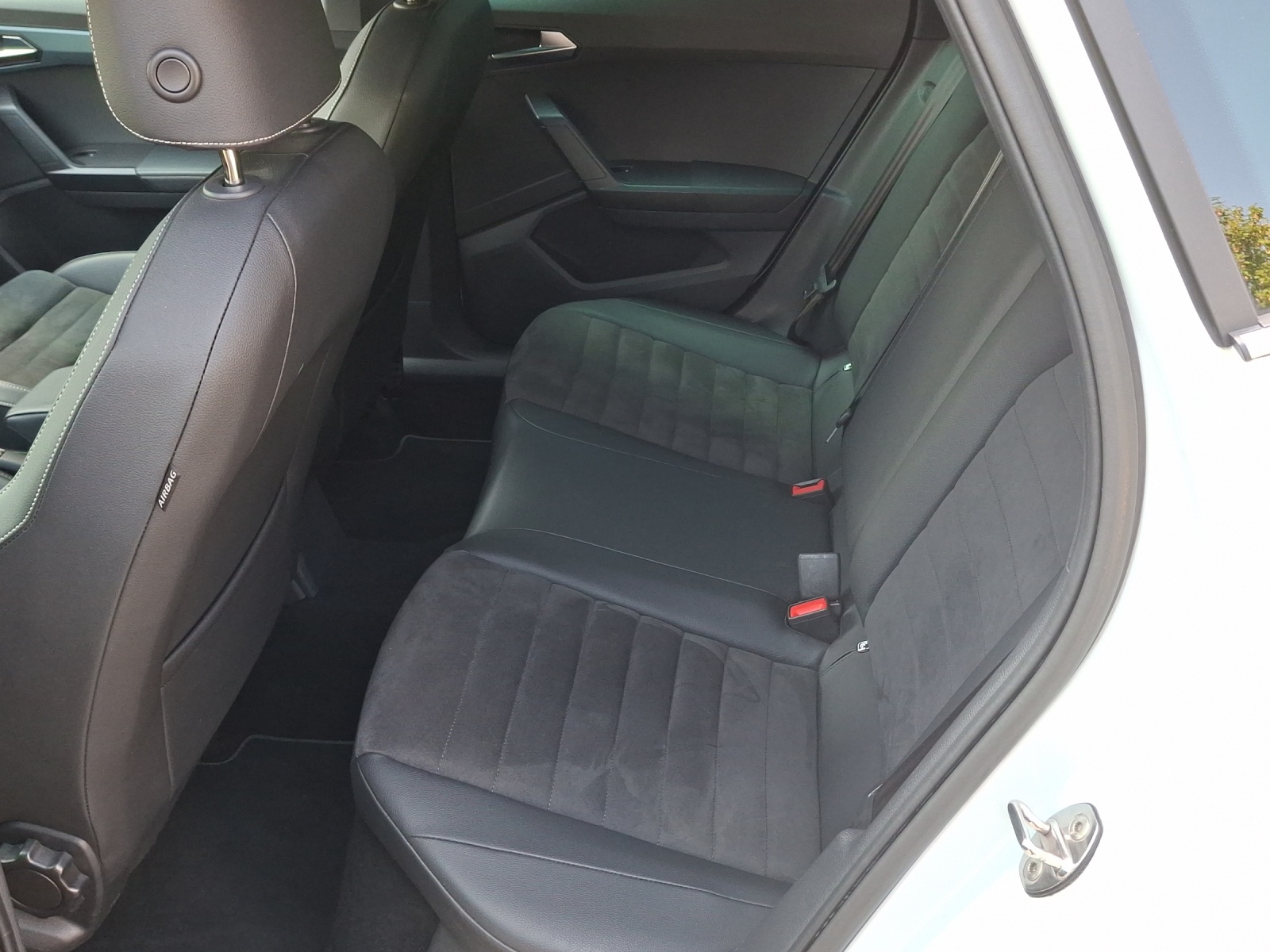 SEAT Arona 1.5 Eco TSI Xperience DSG-image-11