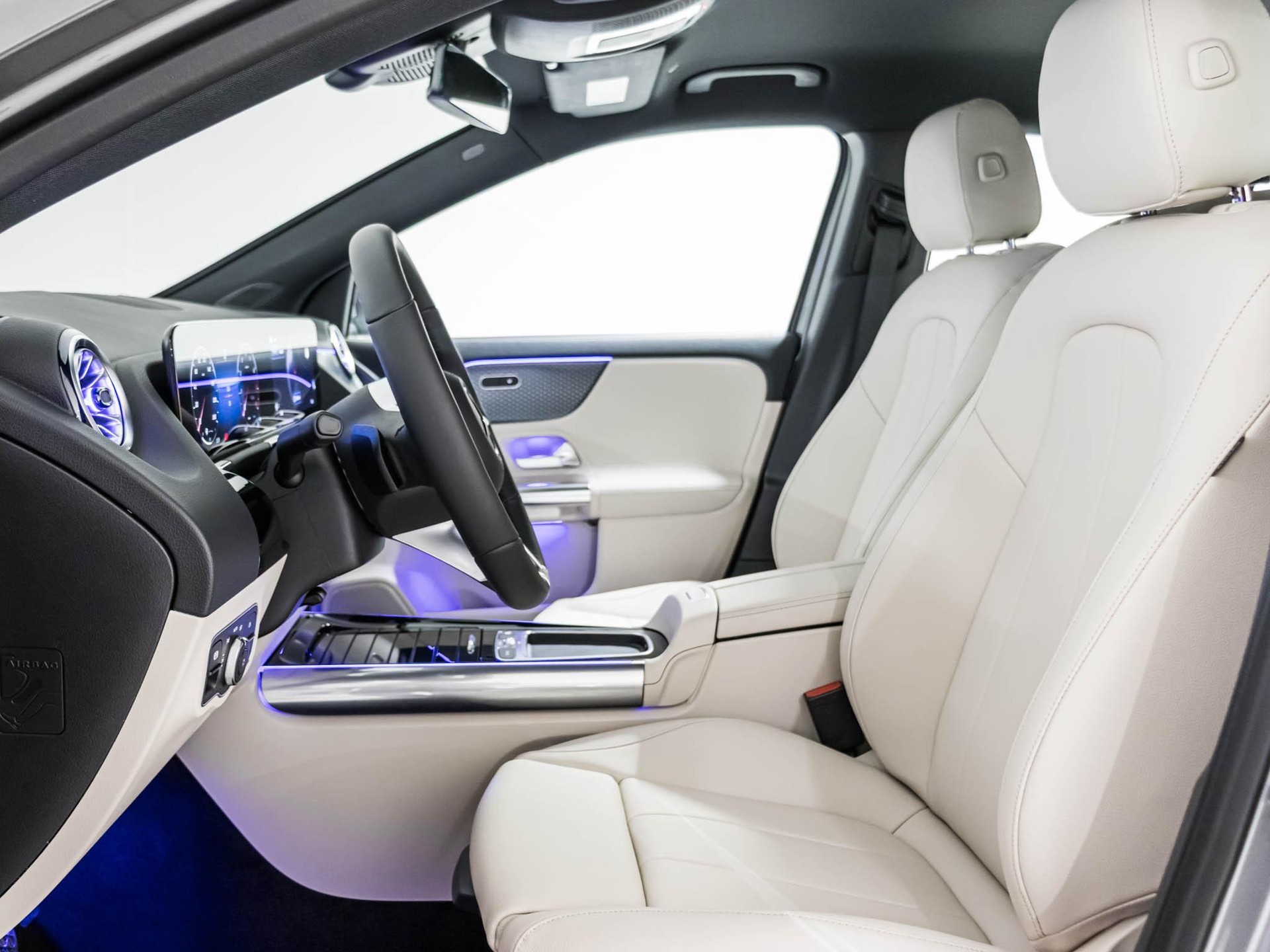 MERCEDES-BENZ GLA 250 4MATIC "Swiss Star"-image-6