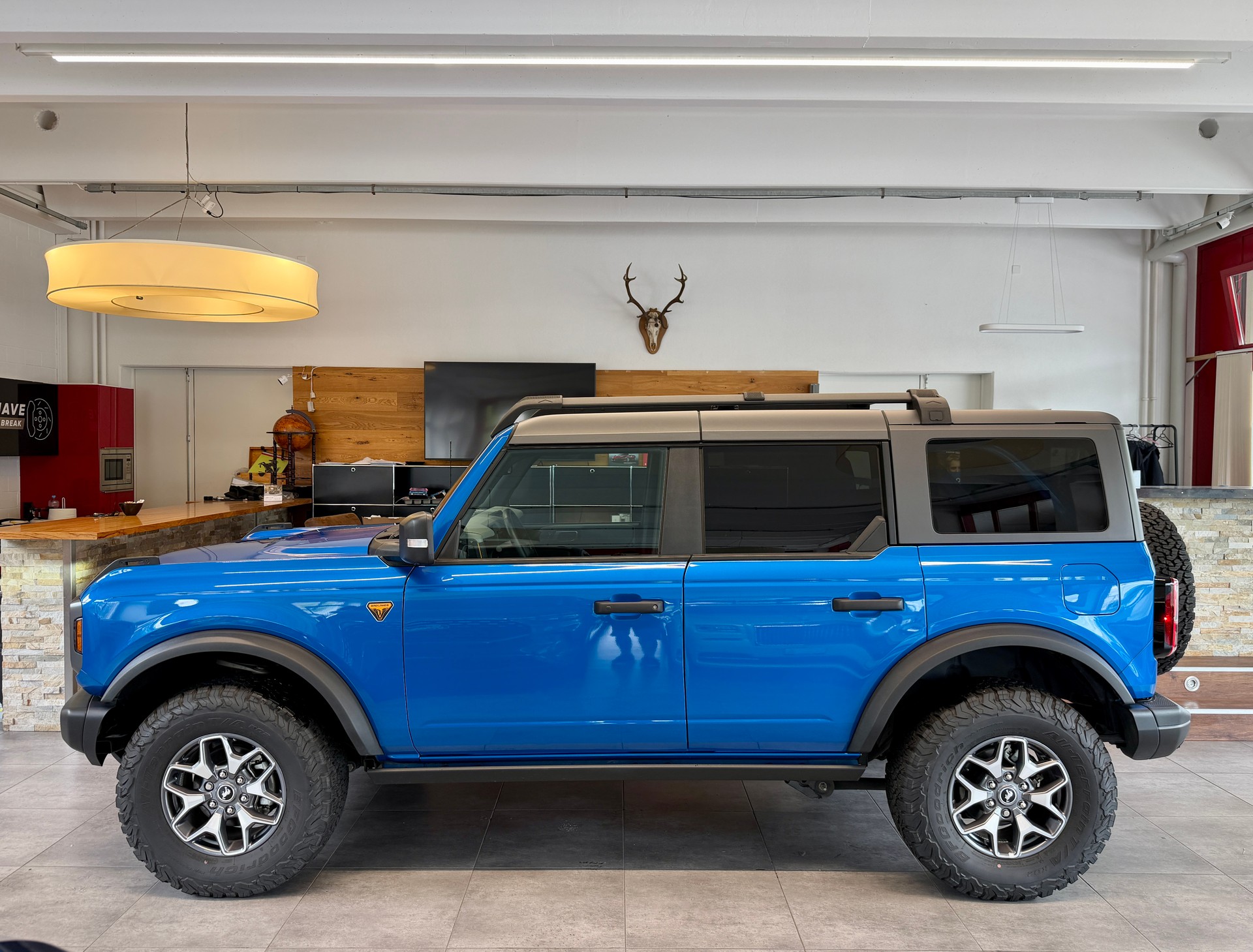 FORD Bronco 2.7 EcoB Badlands e-4WD-image-2
