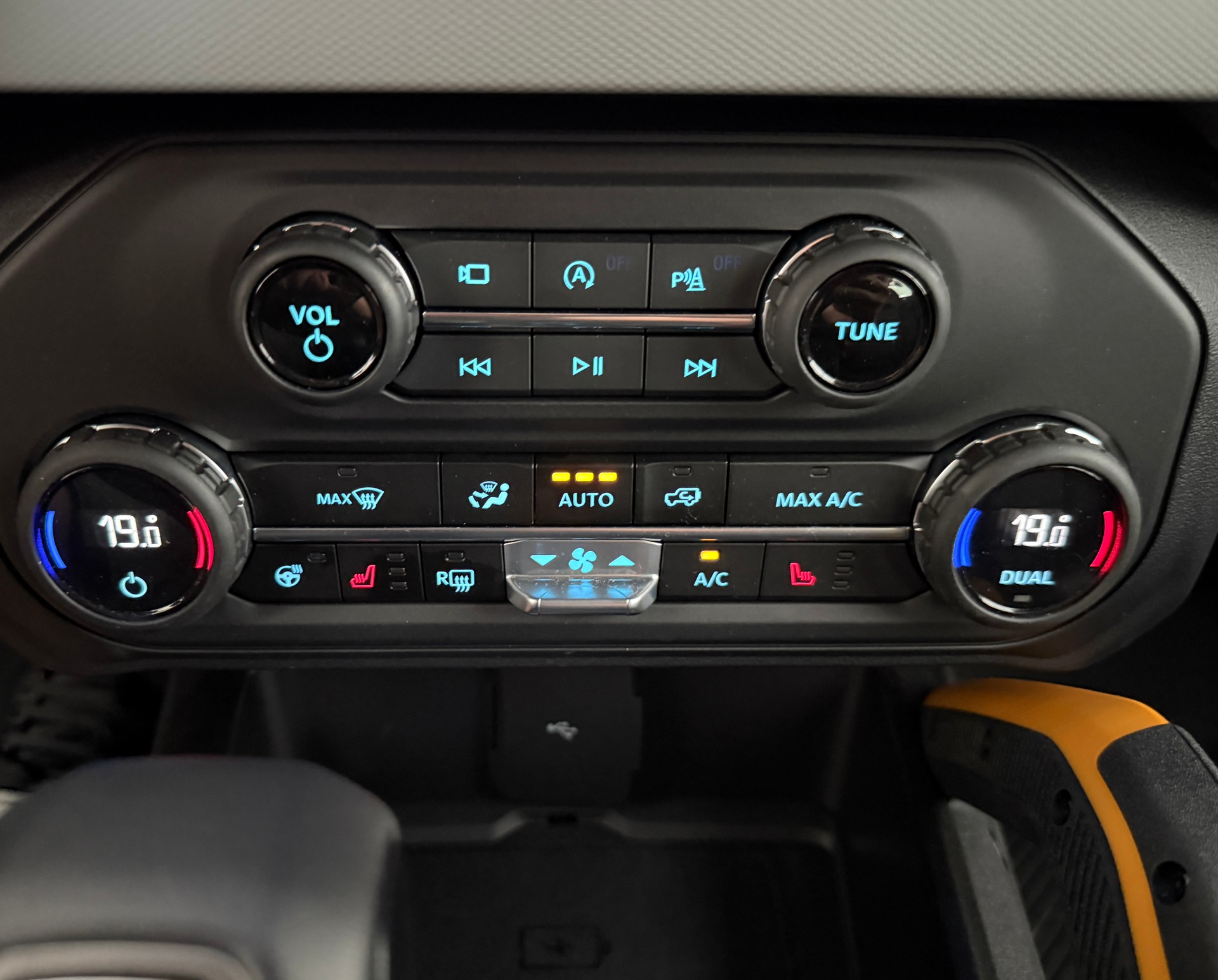 FORD Bronco 2.7 EcoB Badlands e-4WD-image-18