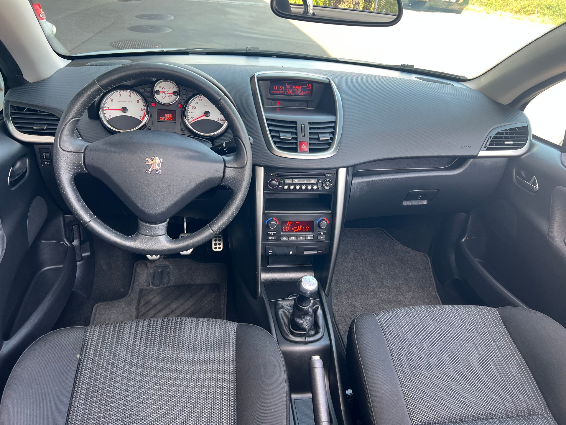PEUGEOT 207 CC 1.6 16V Active-image-12