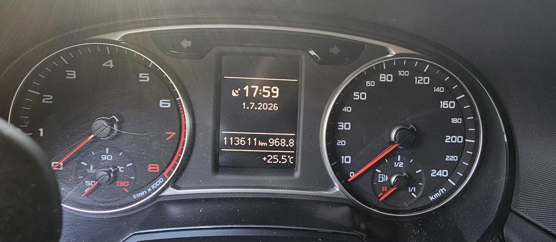 AUDI A1 Sportback 1.4 TFSI Ambition S-tronic-image-10