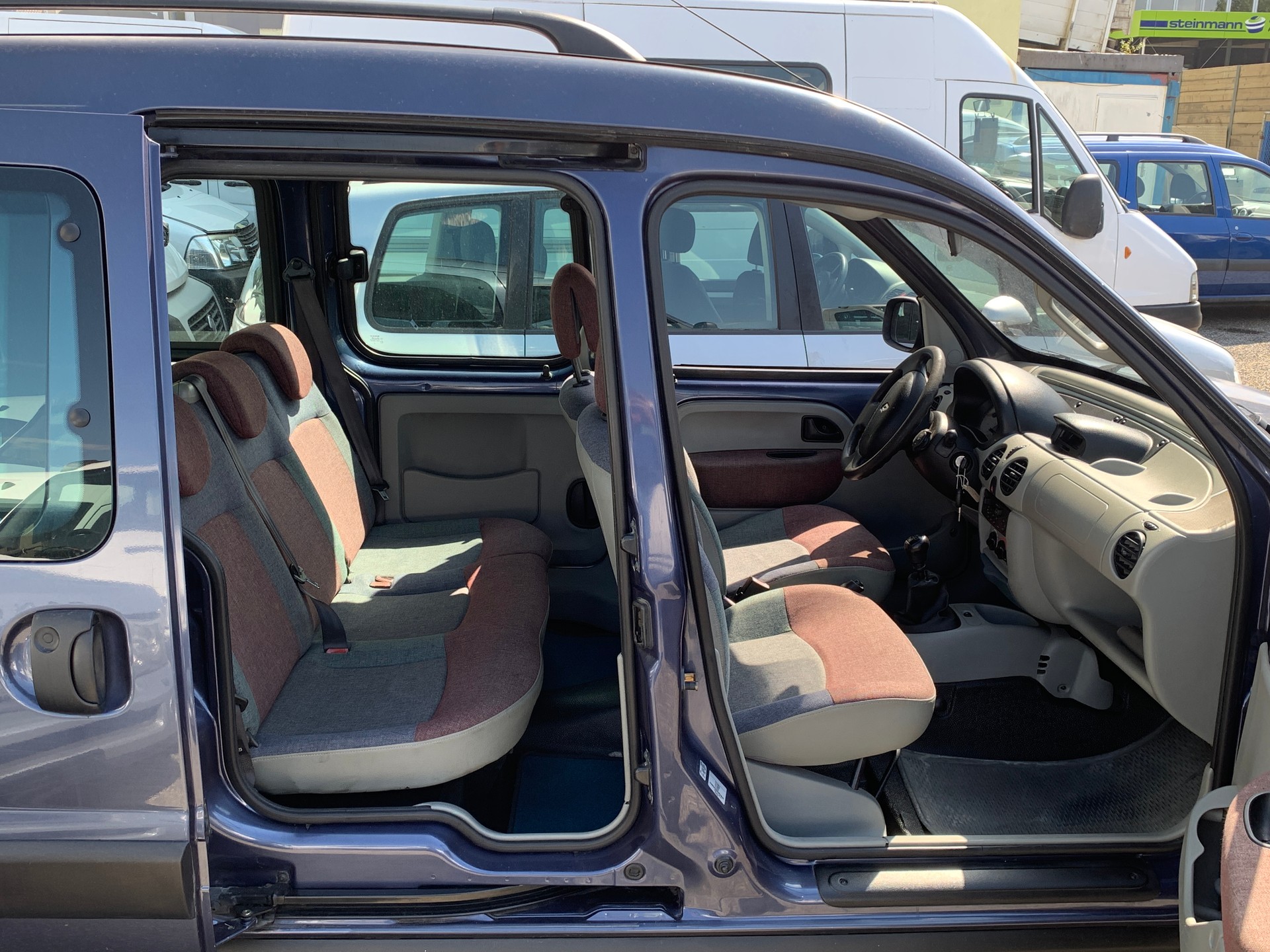 RENAULT Kangoo 1.6 16V Authentique 4X4-image-4