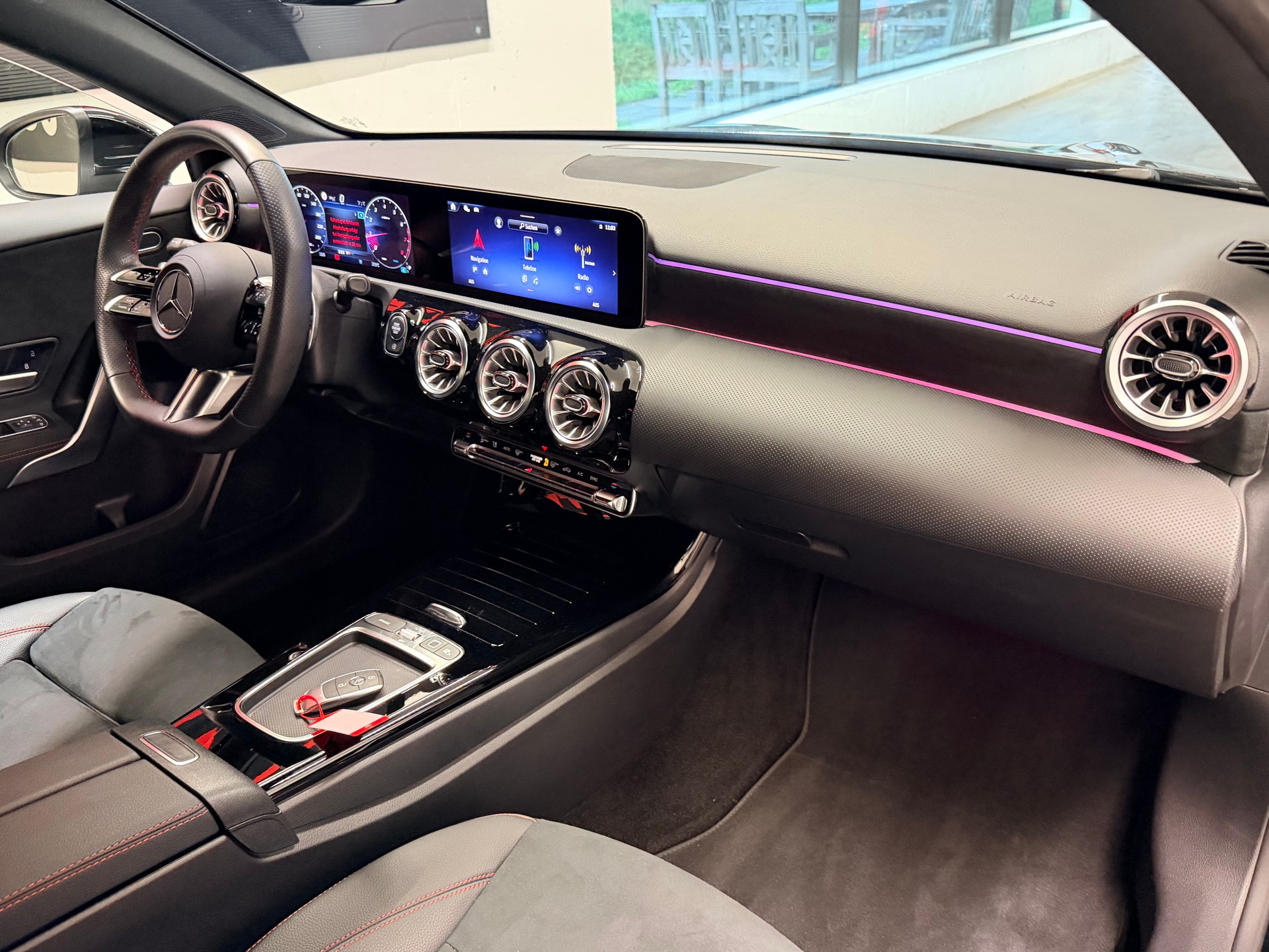 MERCEDES-BENZ A 200 AMG Line 7G-DCT-image-15
