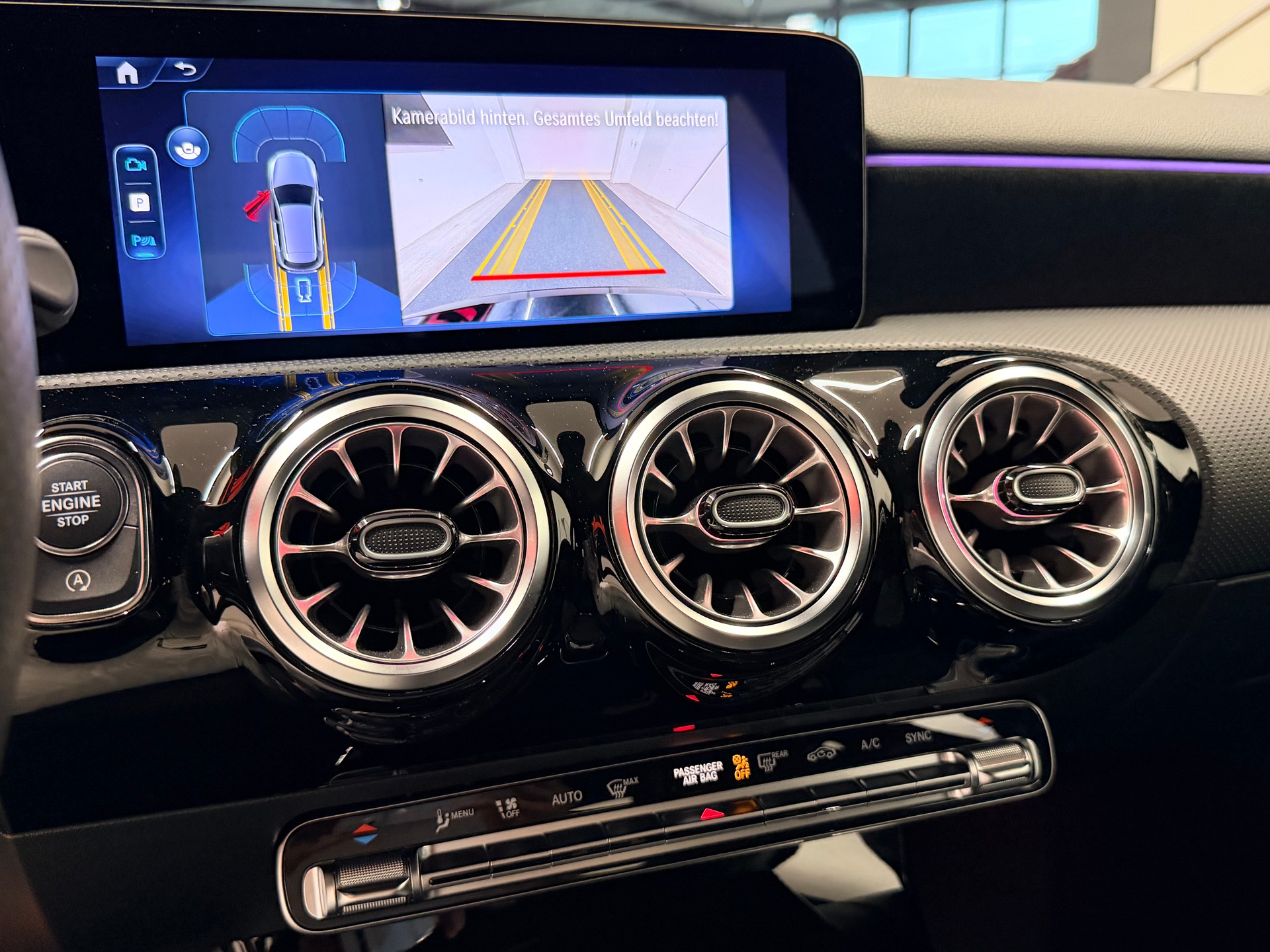 MERCEDES-BENZ A 200 AMG Line 7G-DCT-image-24