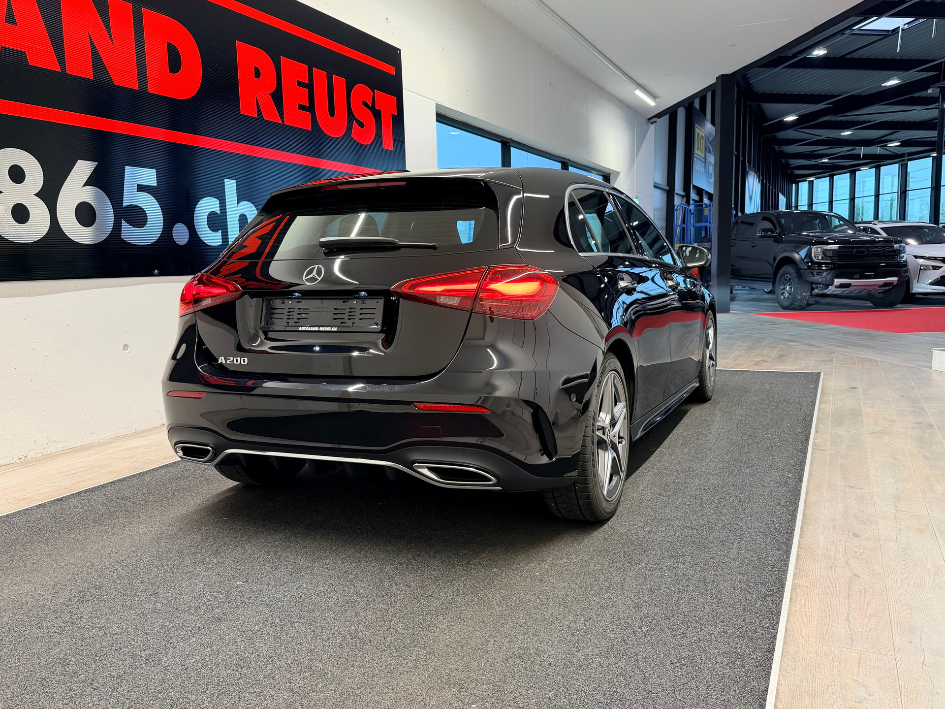 MERCEDES-BENZ A 200 AMG Line 7G-DCT-image-5