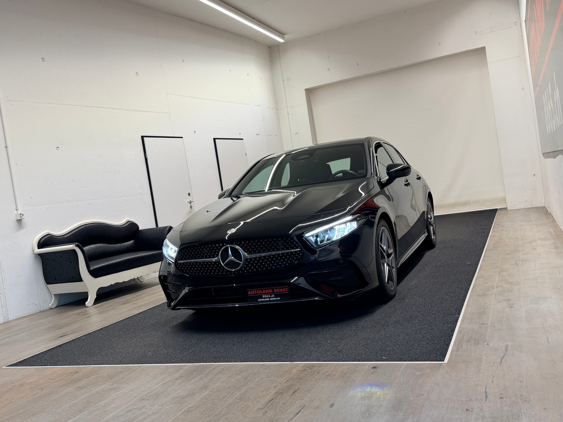 MERCEDES-BENZ A 200 AMG Line 7G-DCT-image-2