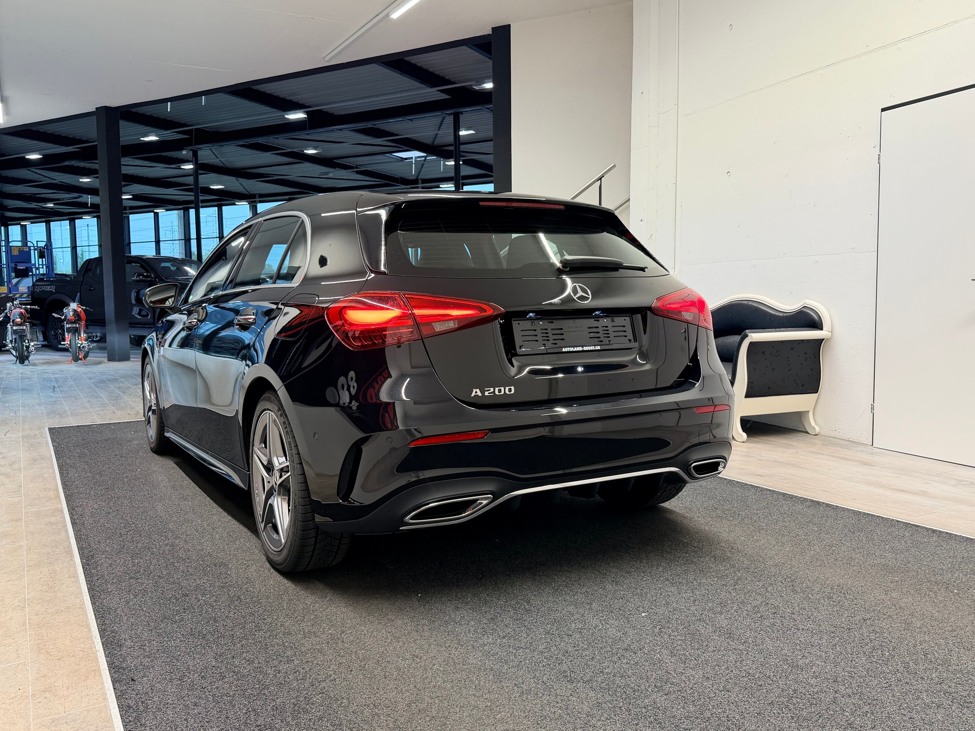 MERCEDES-BENZ A 200 AMG Line 7G-DCT-image-6