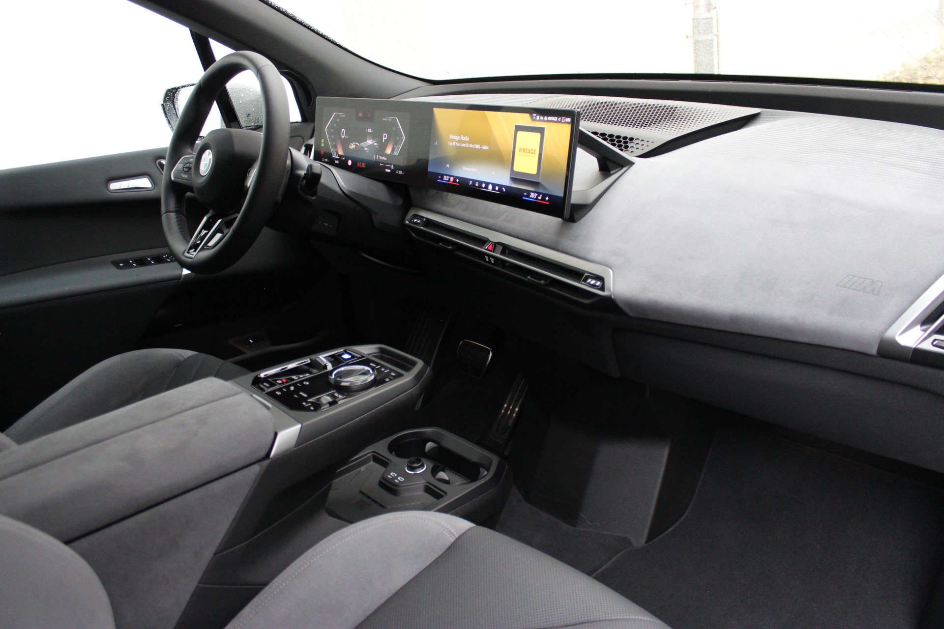 BMW iX xDrive60 M Sport Pro Dune Grey metallic *0.9%-LEASINGAKTION* OHNE Anzahlung CHF 700.-/Monat, 15'000 km/Jahr-image-1