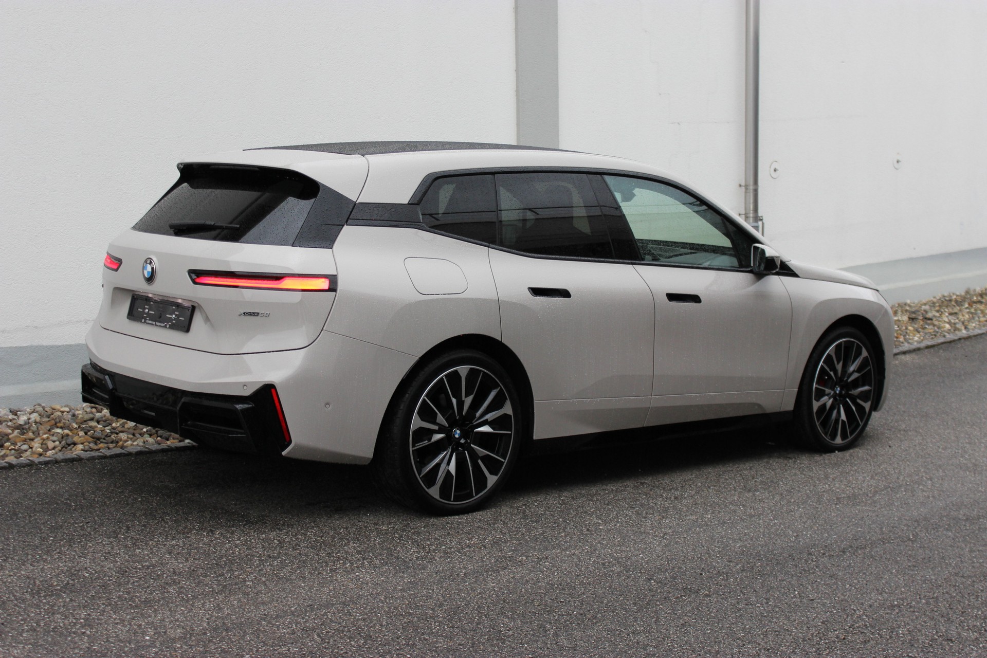 BMW iX xDrive60 M Sport Pro Dune Grey metallic *0.9%-LEASINGAKTION* OHNE Anzahlung CHF 700.-/Monat, 15'000 km/Jahr-image-4