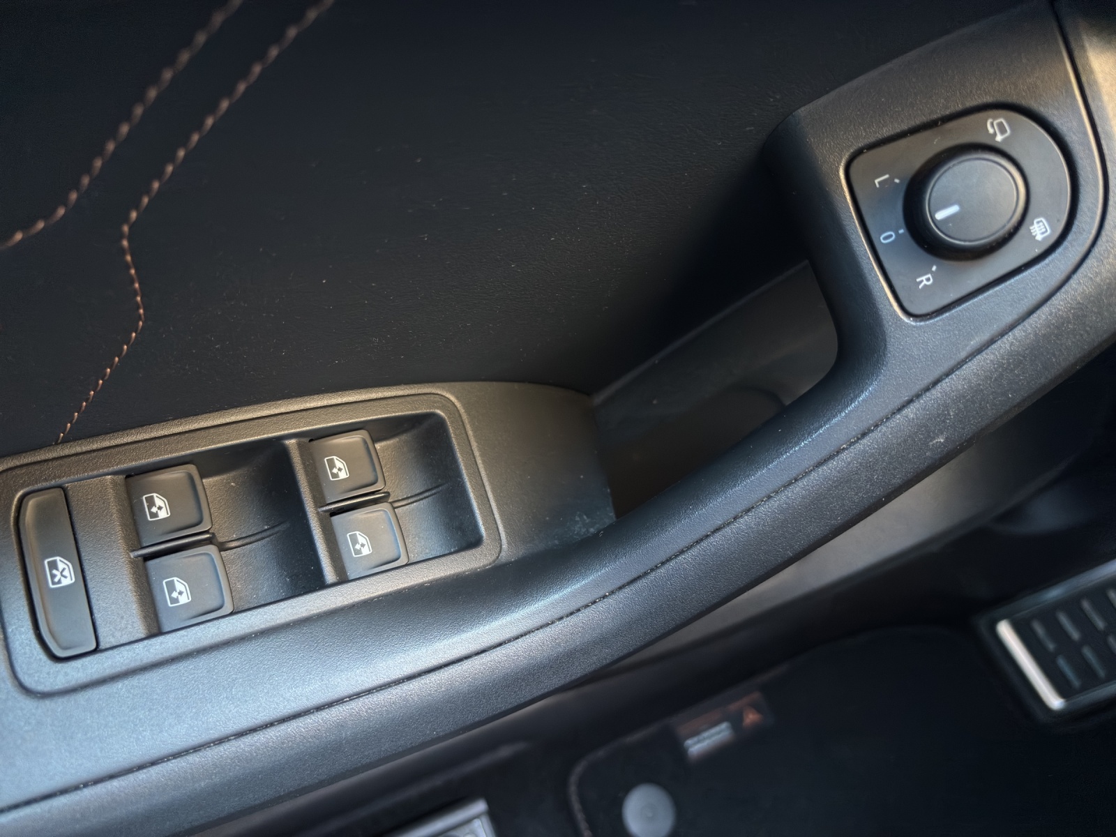 CUPRA Ateca 2.0TSI VZ 4Drive DSG mit AHK, 360° Kamera & Panorama-Glasdach-image-30