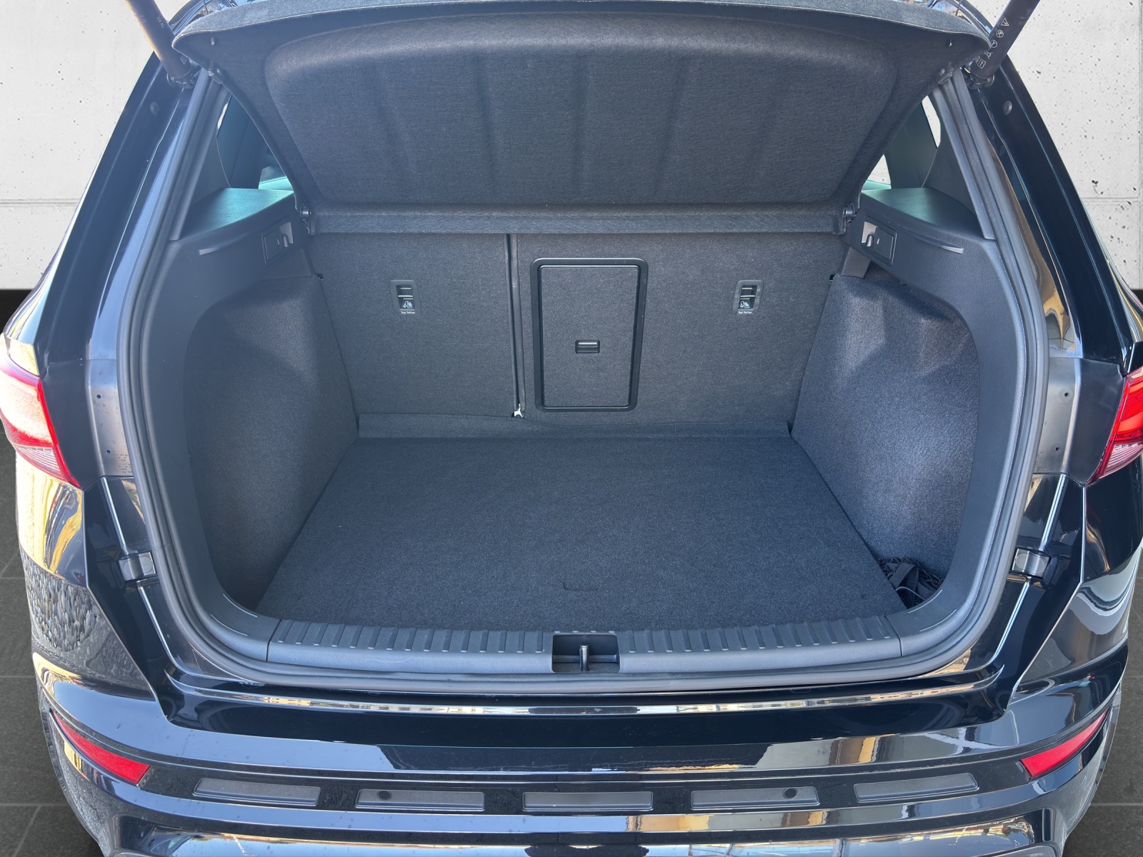 CUPRA Ateca 2.0TSI VZ 4Drive DSG mit AHK, 360° Kamera & Panorama-Glasdach-image-7