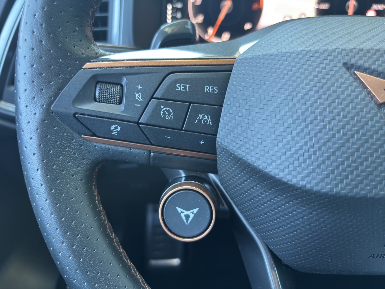 CUPRA Ateca 2.0TSI VZ 4Drive DSG mit AHK, 360° Kamera & Panorama-Glasdach-image-15