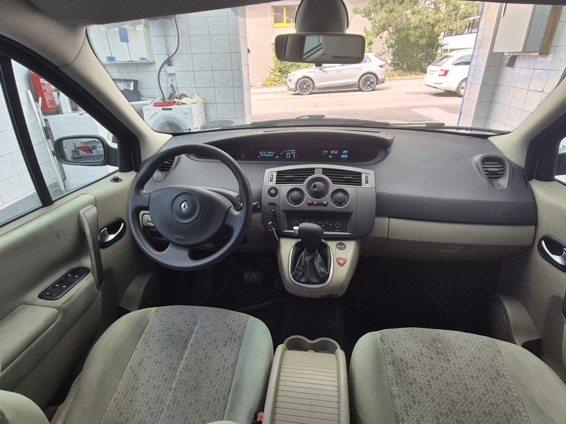RENAULT Scénic 1.6 16V Fairway Automatic-image-8