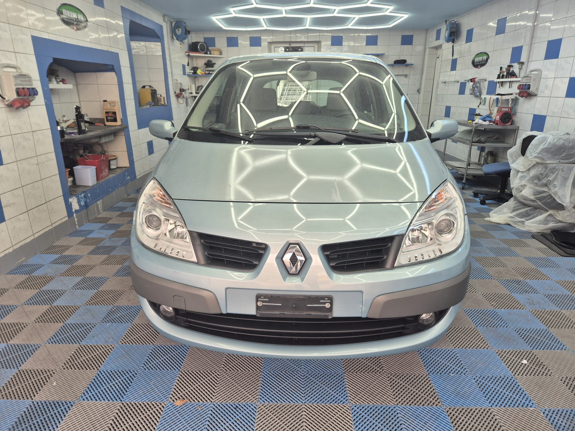 RENAULT Scénic 1.6 16V Fairway Automatic-image-6