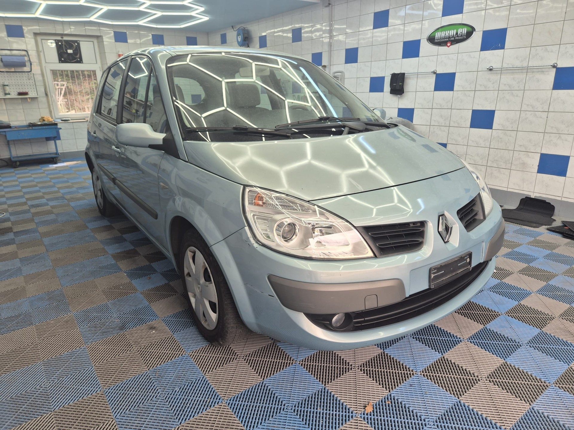 RENAULT Scénic 1.6 16V Fairway Automatic-image-1