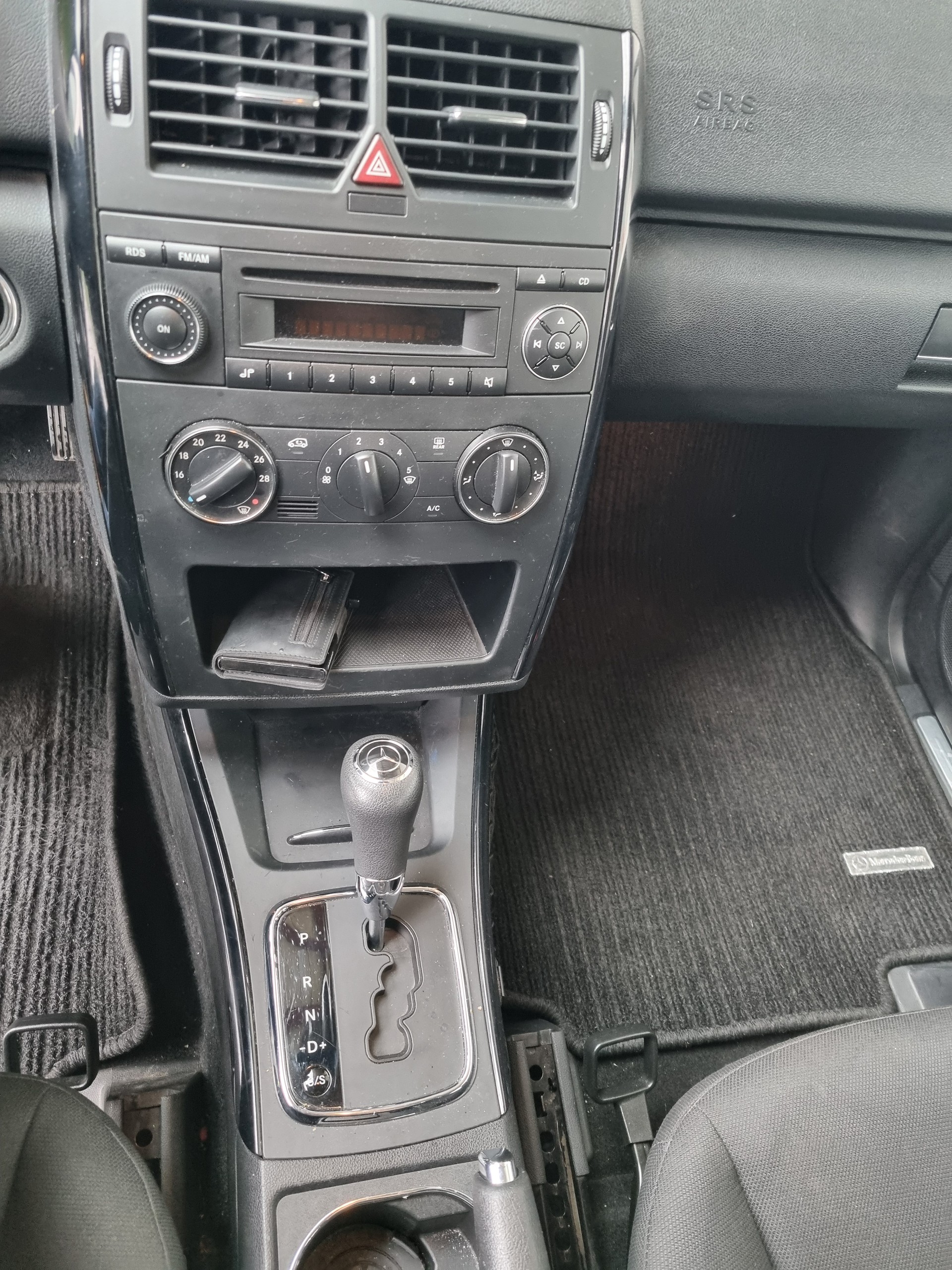 MERCEDES-BENZ A 150 Avantgarde Edition A-image-10
