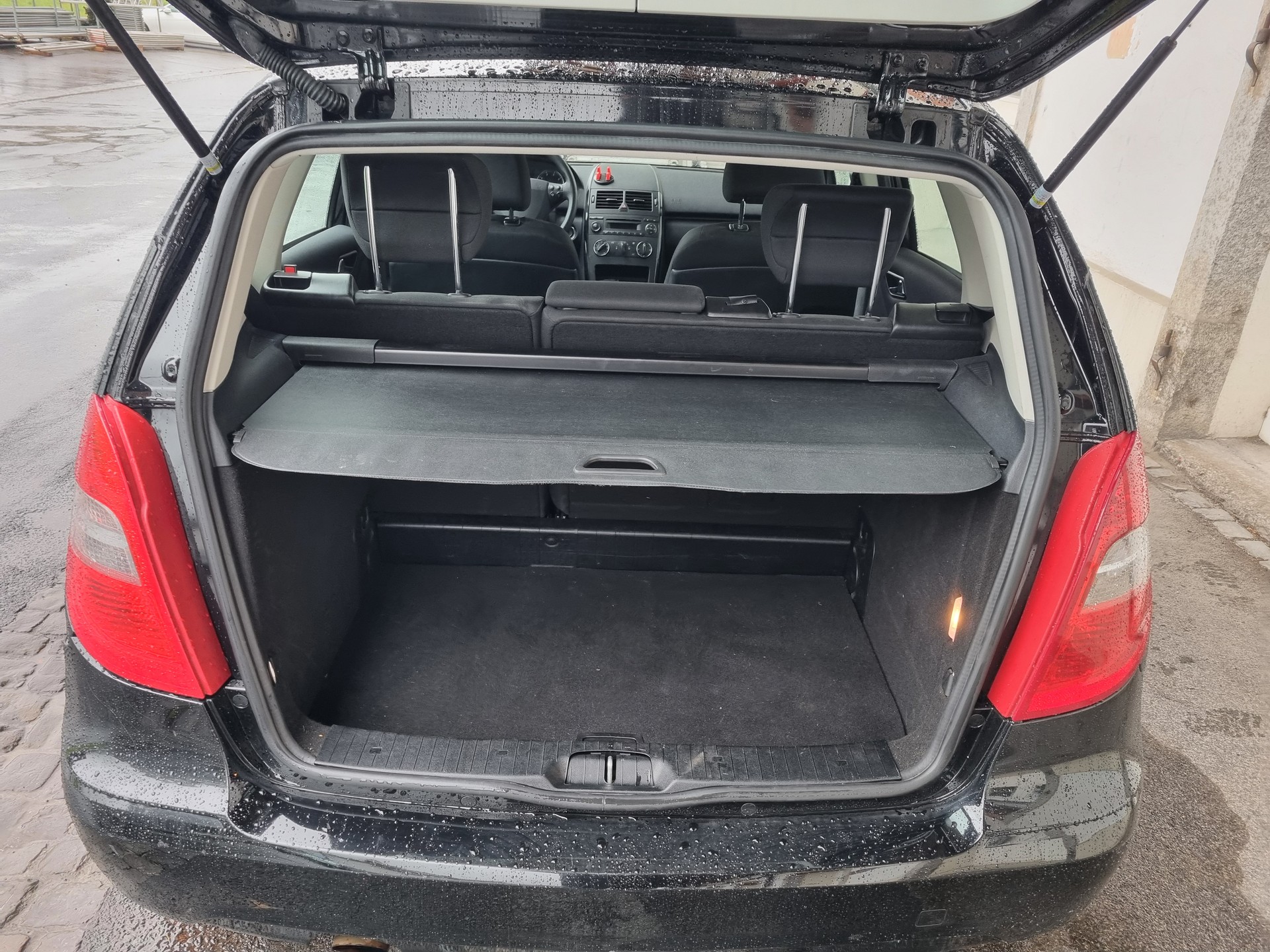 MERCEDES-BENZ A 150 Avantgarde Edition A-image-7