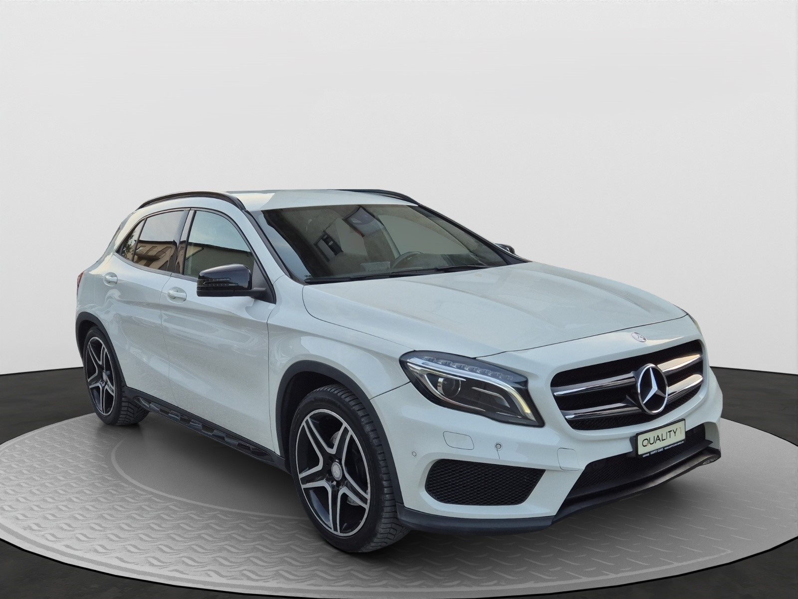 MERCEDES-BENZ GLA 250 AMG Line 4Matic 7G-DCT-image-2