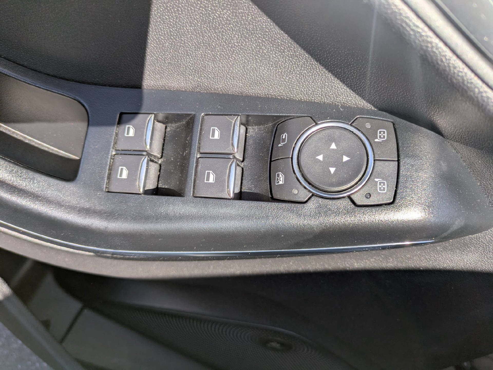 FORD Fiesta 1.0 EcoB ST-Line-image-10