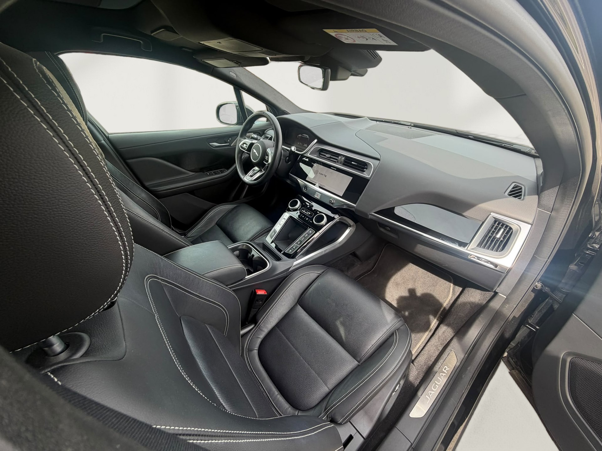JAGUAR I-Pace EV400 Black AWD-image-12