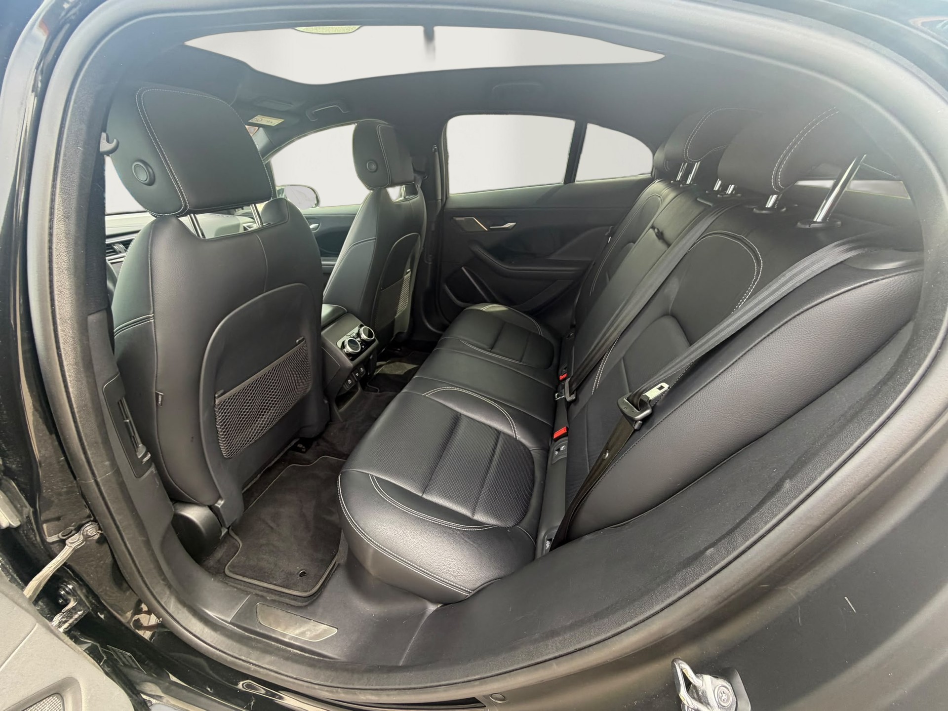 JAGUAR I-Pace EV400 Black AWD-image-9