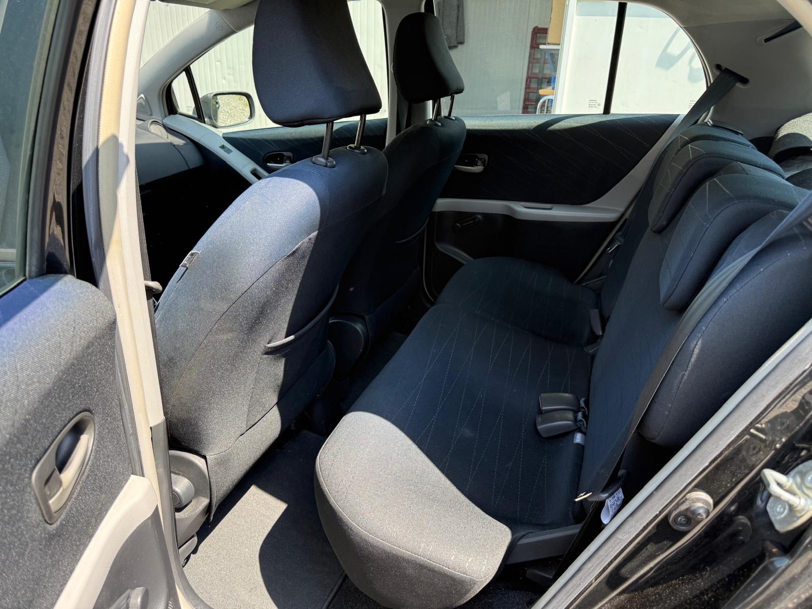 TOYOTA Yaris 1.3 Linea Luna-image-6