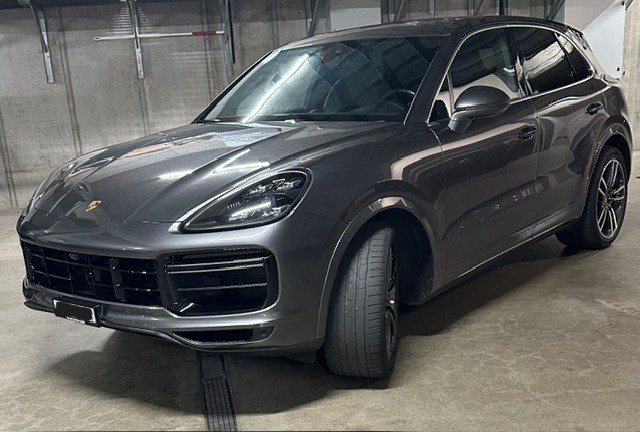 PORSCHE 4.0 V8 Turbo-image-0