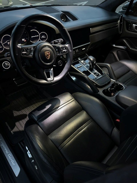 PORSCHE 4.0 V8 Turbo-image-4