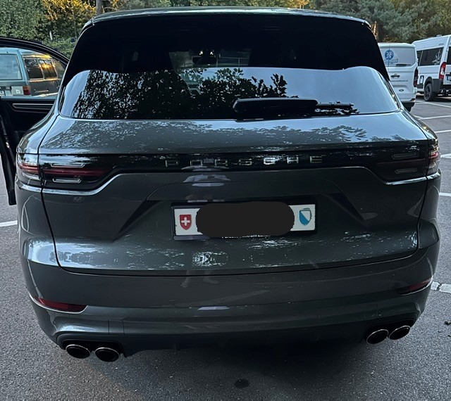 PORSCHE 4.0 V8 Turbo-image-2