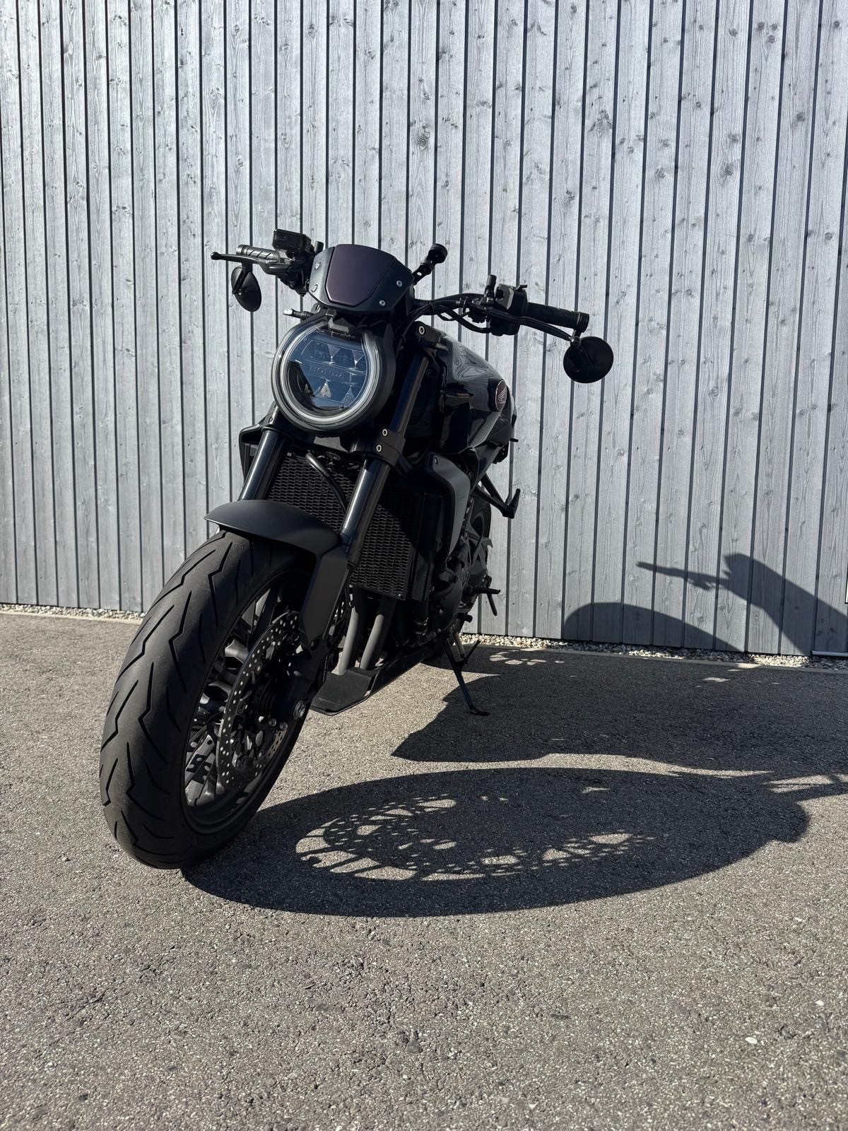 HONDA CB 1000 R Black Edition-showroom-element-1