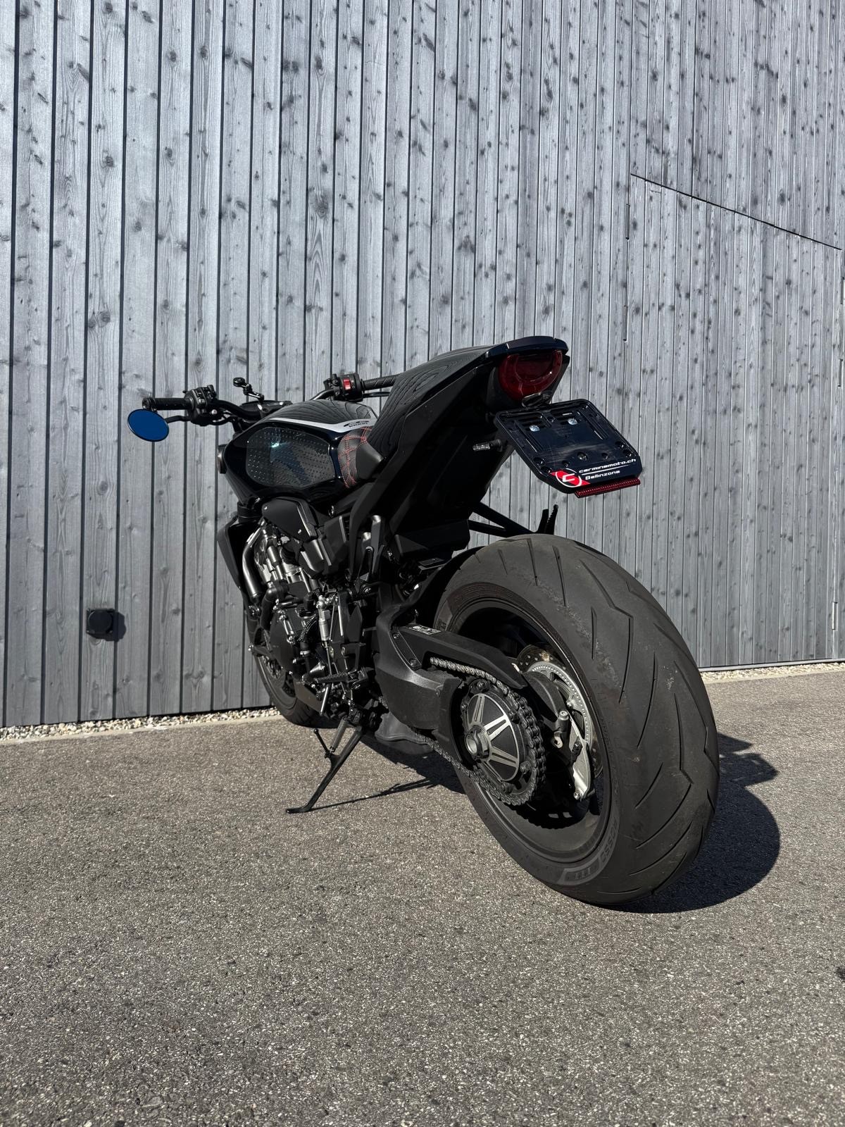 HONDA CB 1000 R Black Edition-showroom-element-3