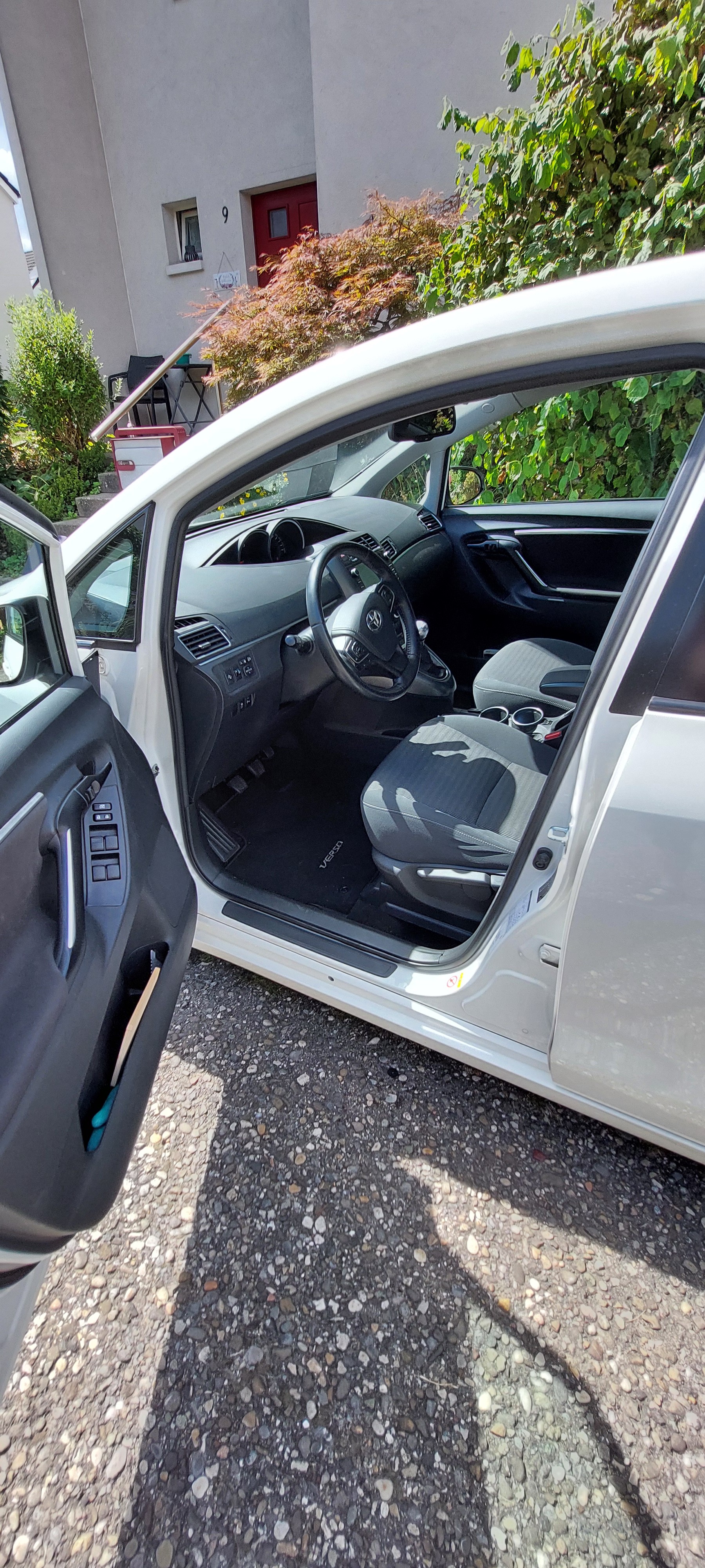TOYOTA 1.8 VVT-i Trend 7P-image-3
