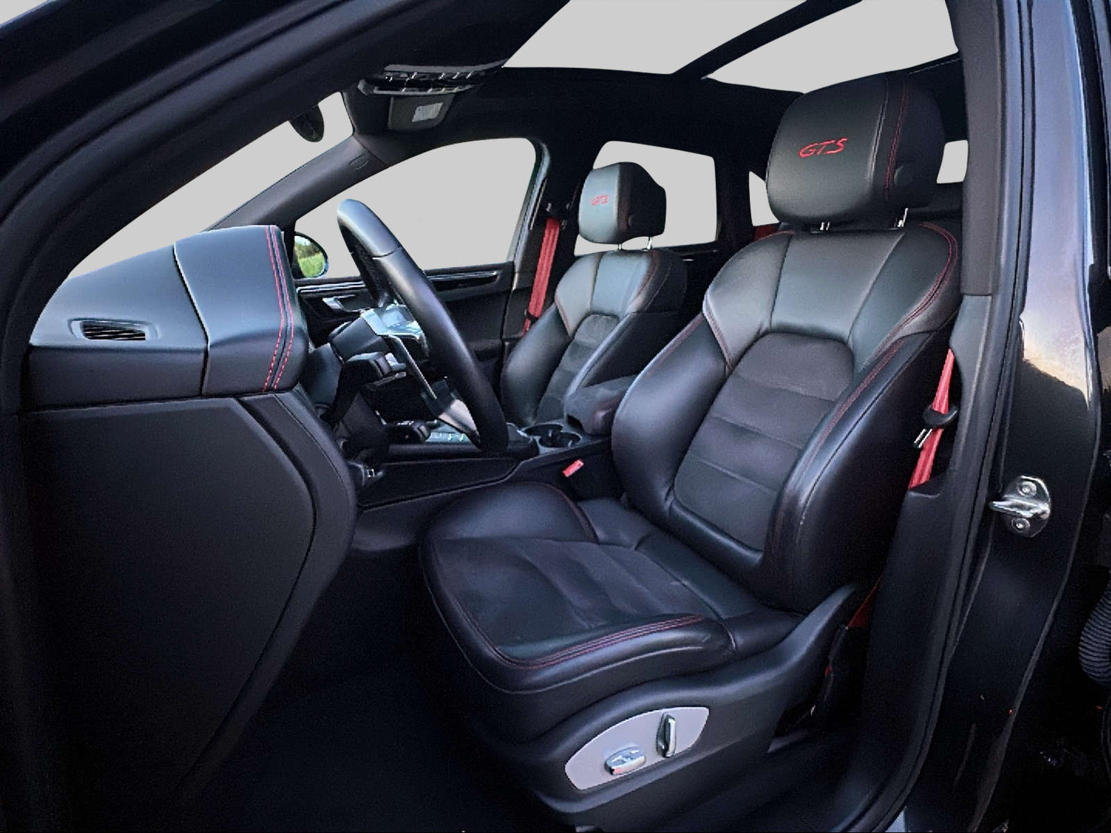 PORSCHE Macan GTS PDK-image-9