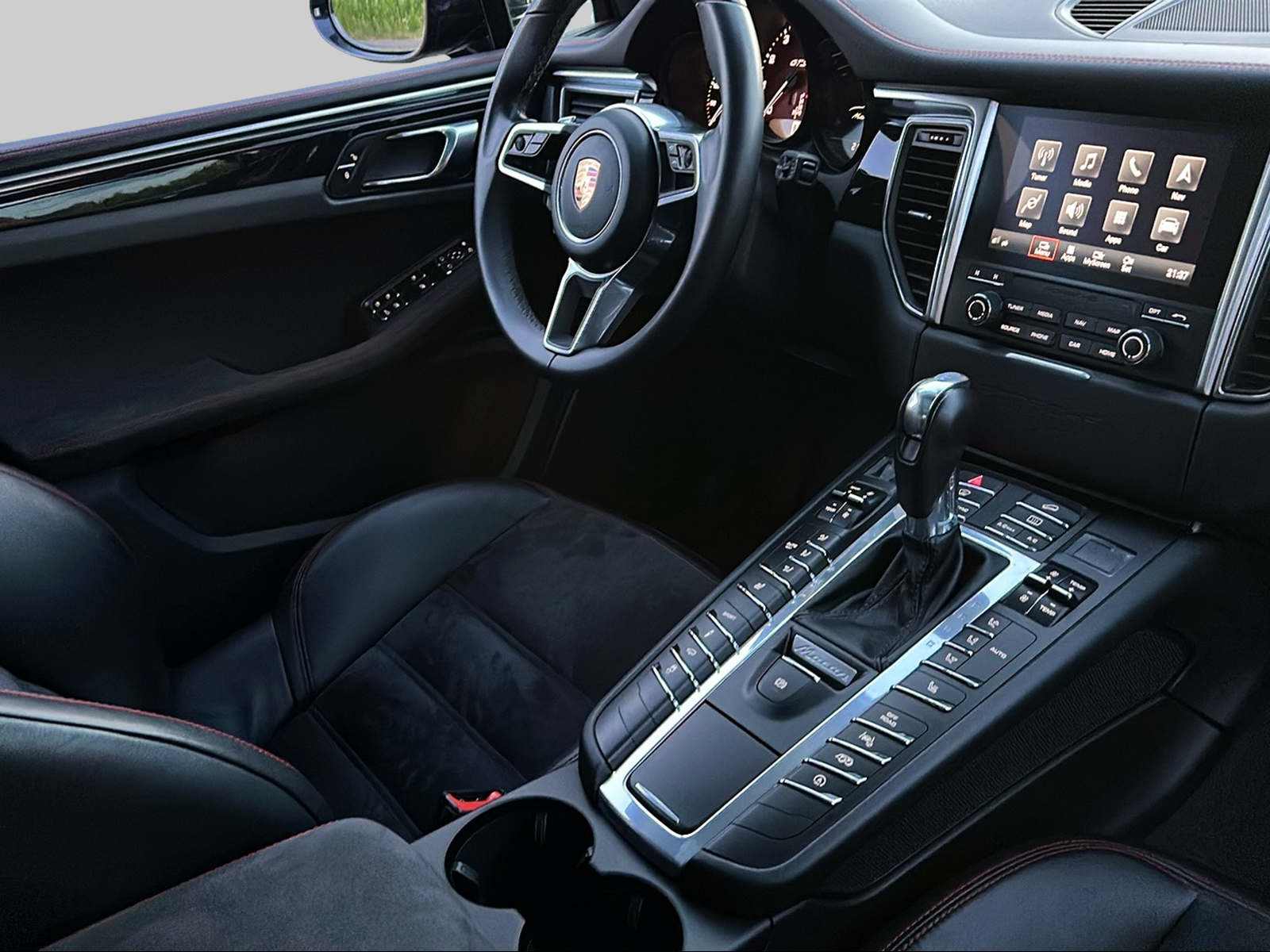 PORSCHE Macan GTS PDK-image-18