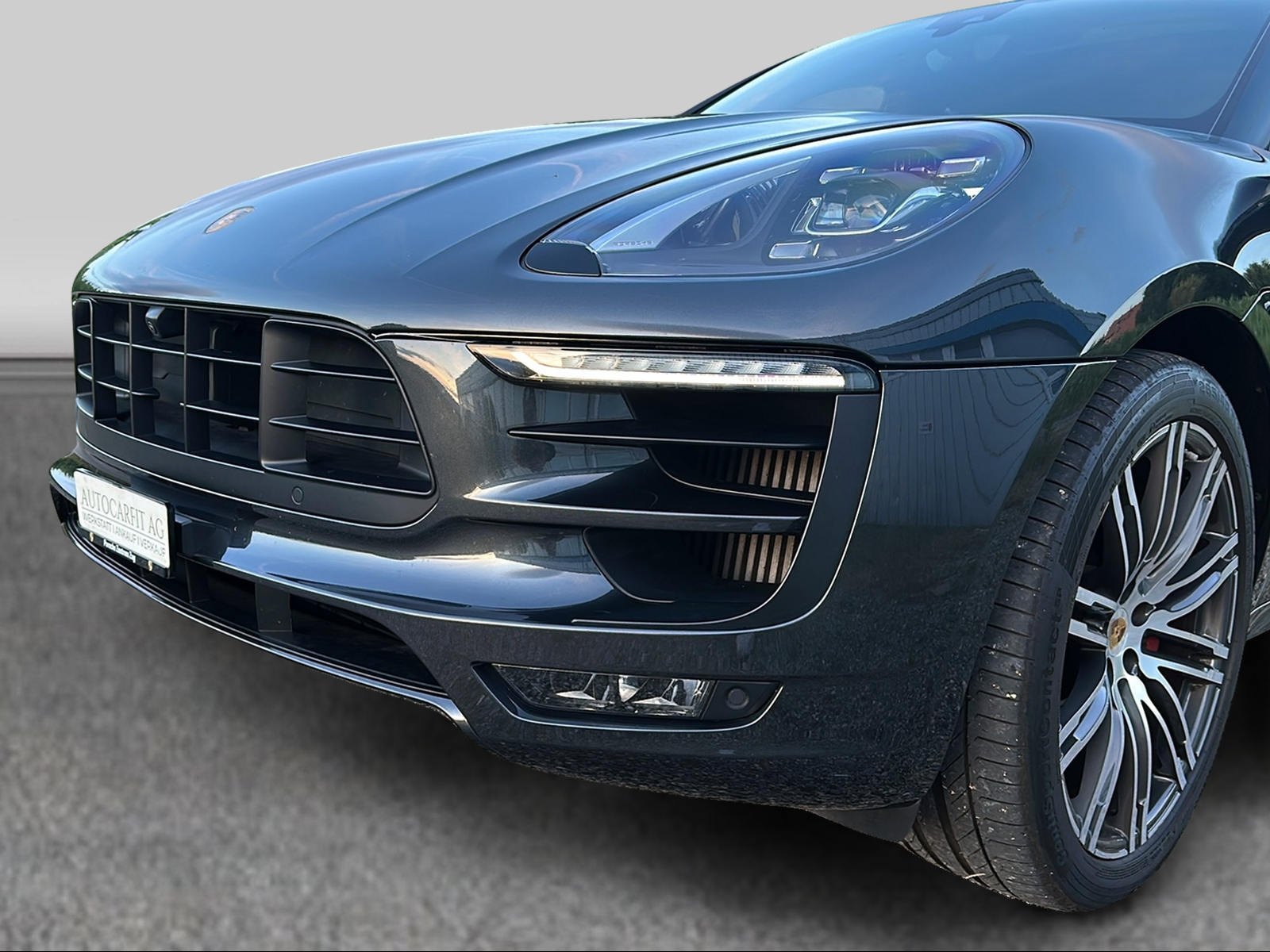 PORSCHE Macan GTS PDK-showroom-element-2