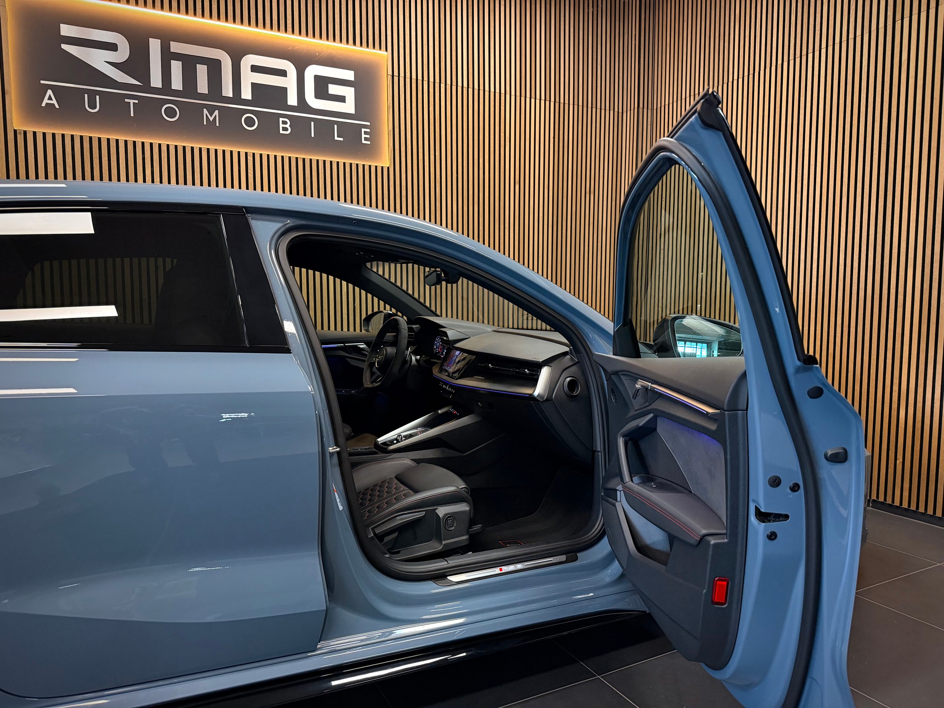 AUDI RS3 Sportback 2.5 TSI quattro S-tronic | CH-Fzg. | Frisch MFK | Frisch Service | Kemora Grey-image-22