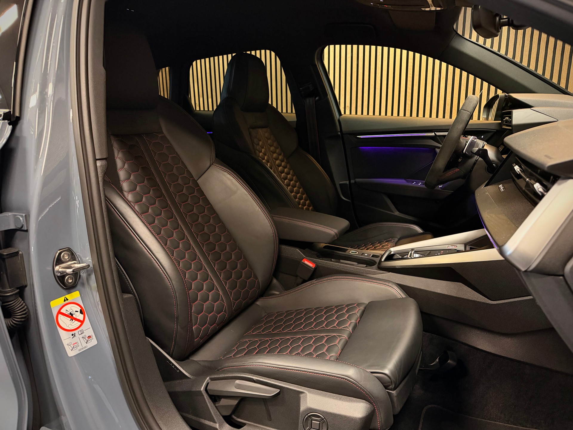 AUDI RS3 Sportback 2.5 TSI quattro S-tronic | CH-Fzg. | Frisch MFK | Frisch Service | Kemora Grey-image-23