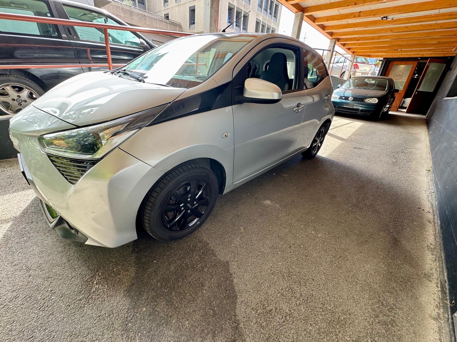 TOYOTA Aygo 1.0 VVT-i Trend X-shift-image-3