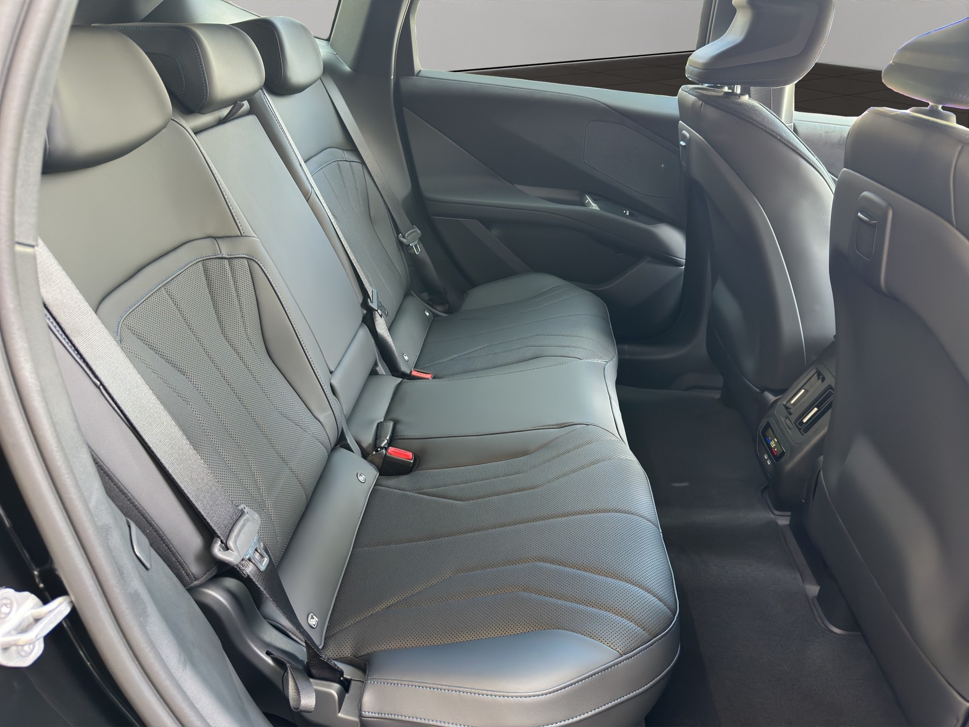 BMW iX3 40 M Sport-image-20