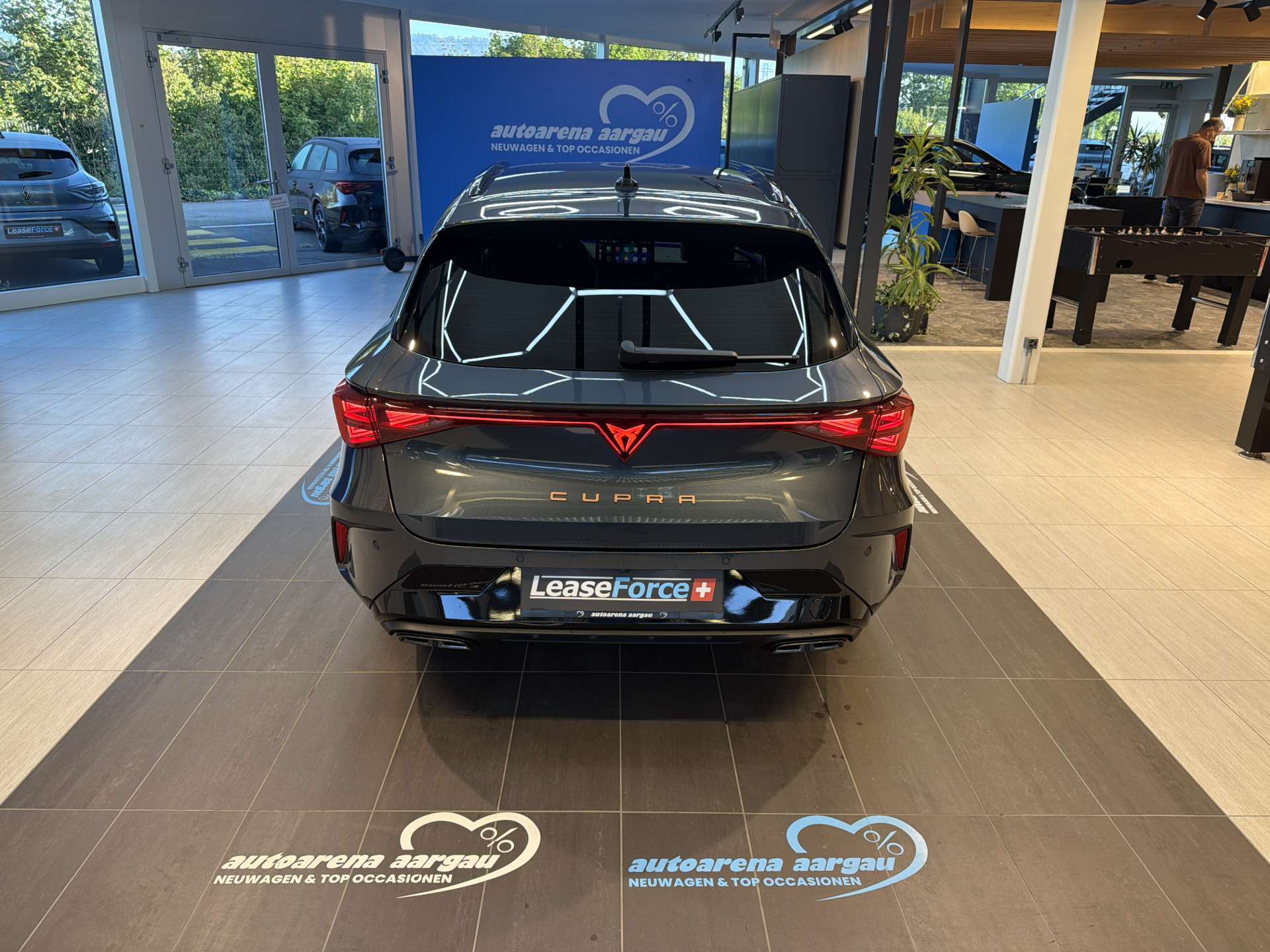 CUPRA LEON ST 2.0 TDi DSG-Automat-image-12