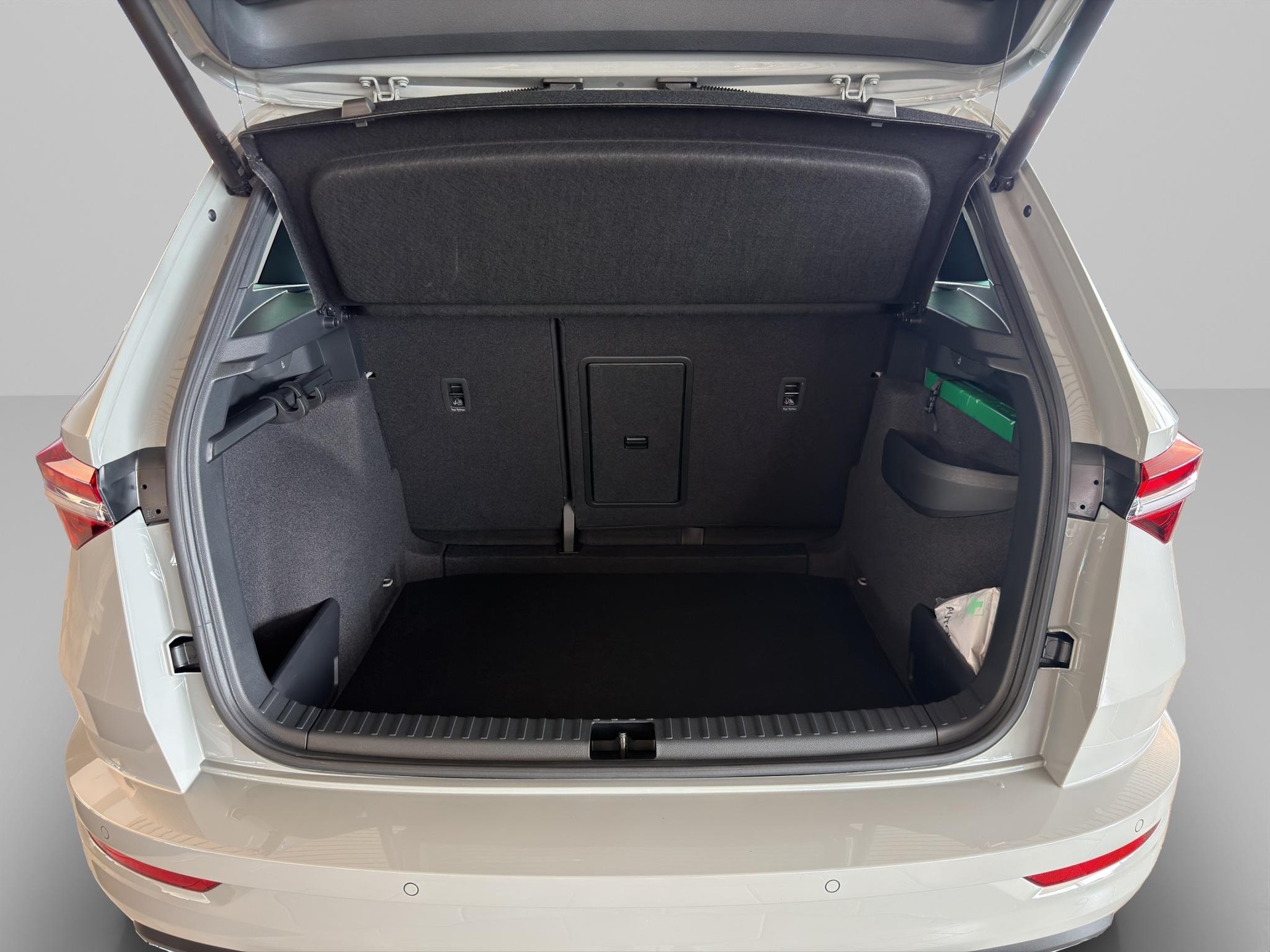 SKODA Karoq 1.5 TSI SportLine DSG-image-9