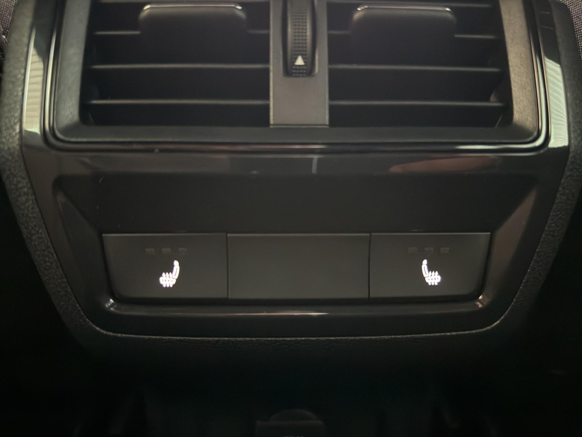 SKODA Karoq 1.5 TSI SportLine DSG-image-18