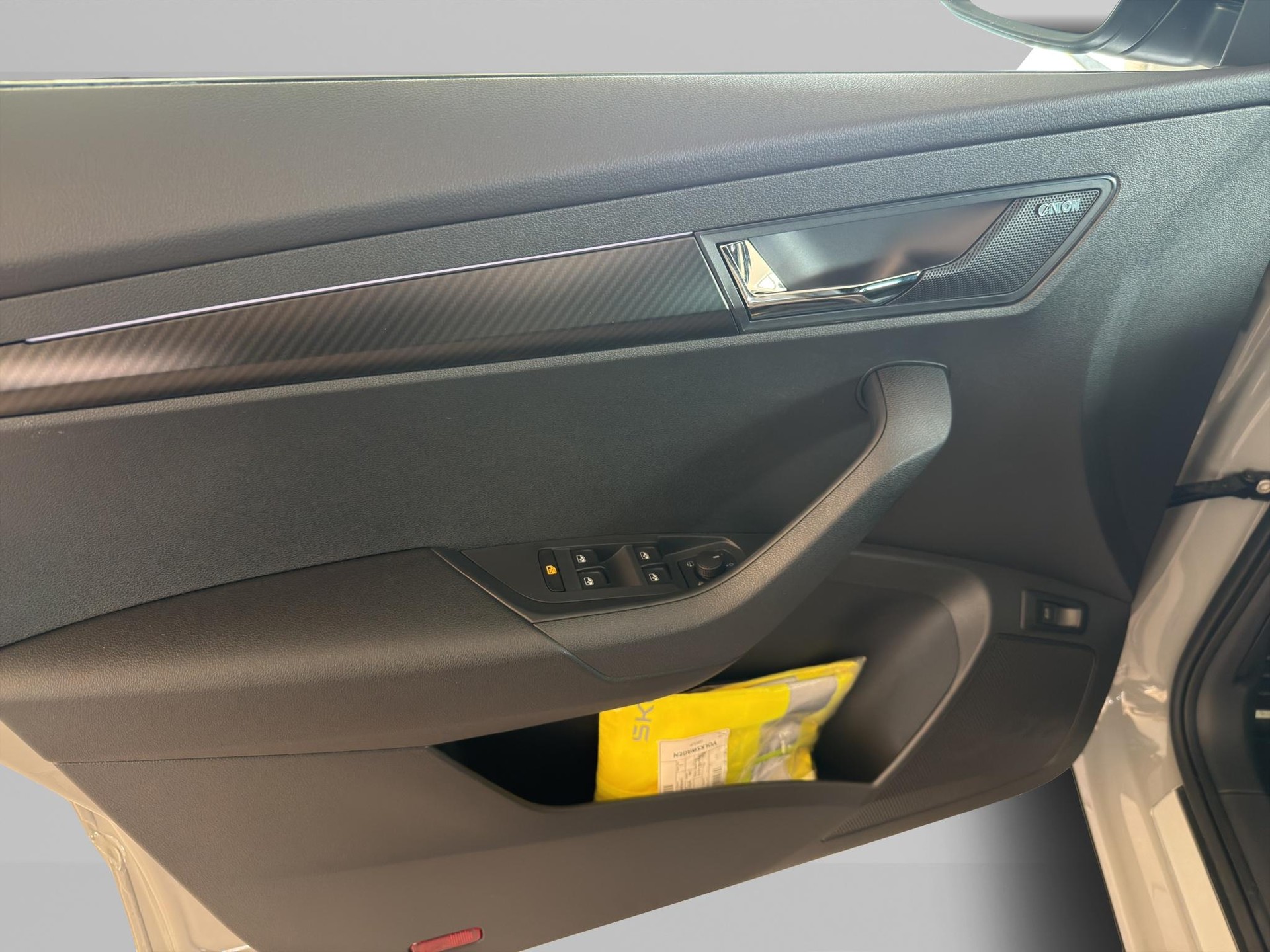 SKODA Karoq 1.5 TSI SportLine DSG-image-17