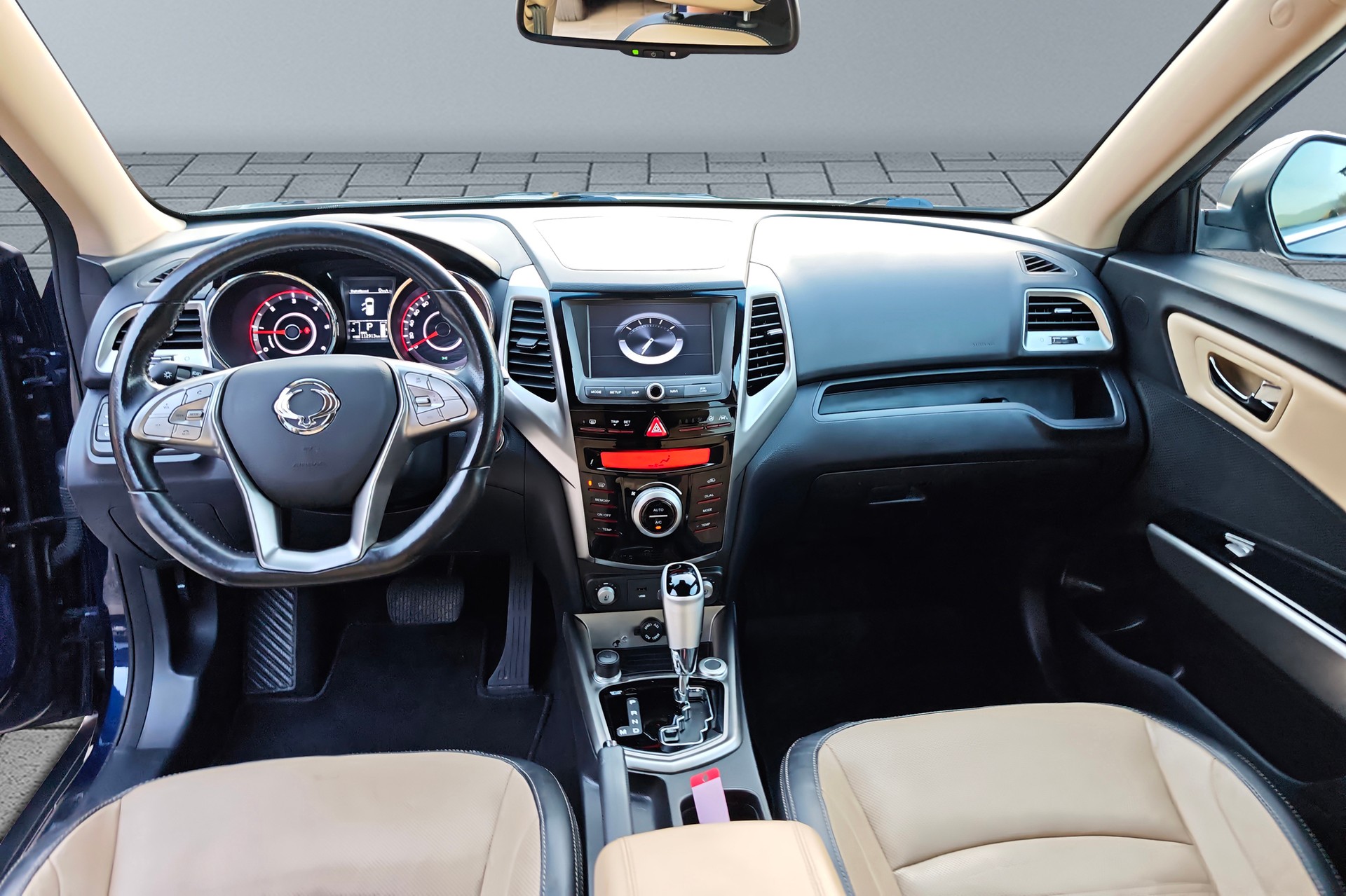 KGM-SsangYong Tivoli 1.6 eXDi Sapphire 4WD Automatic-image-10