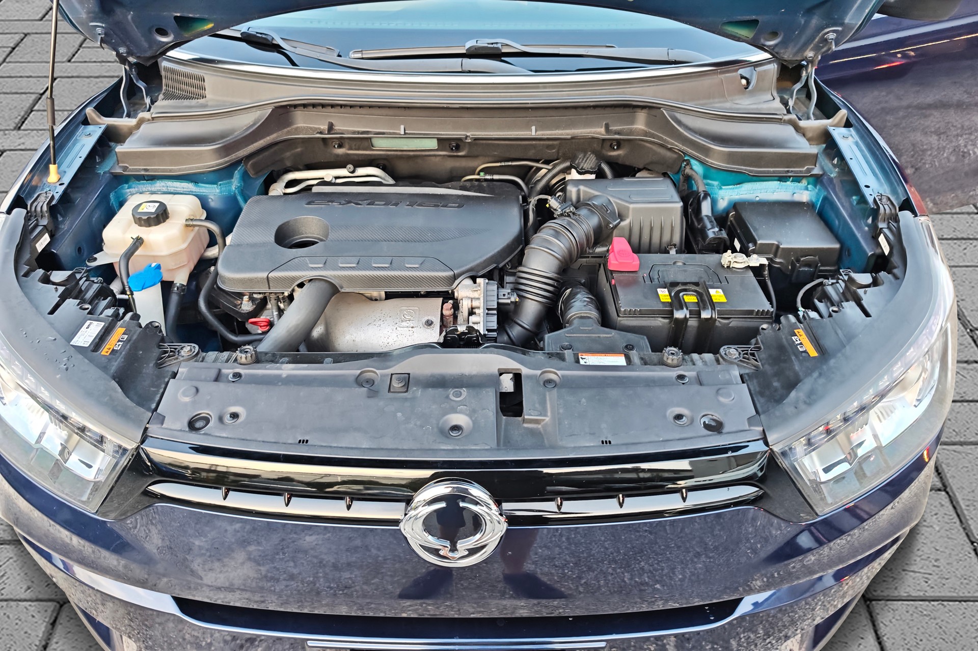 KGM-SsangYong Tivoli 1.6 eXDi Sapphire 4WD Automatic-image-12